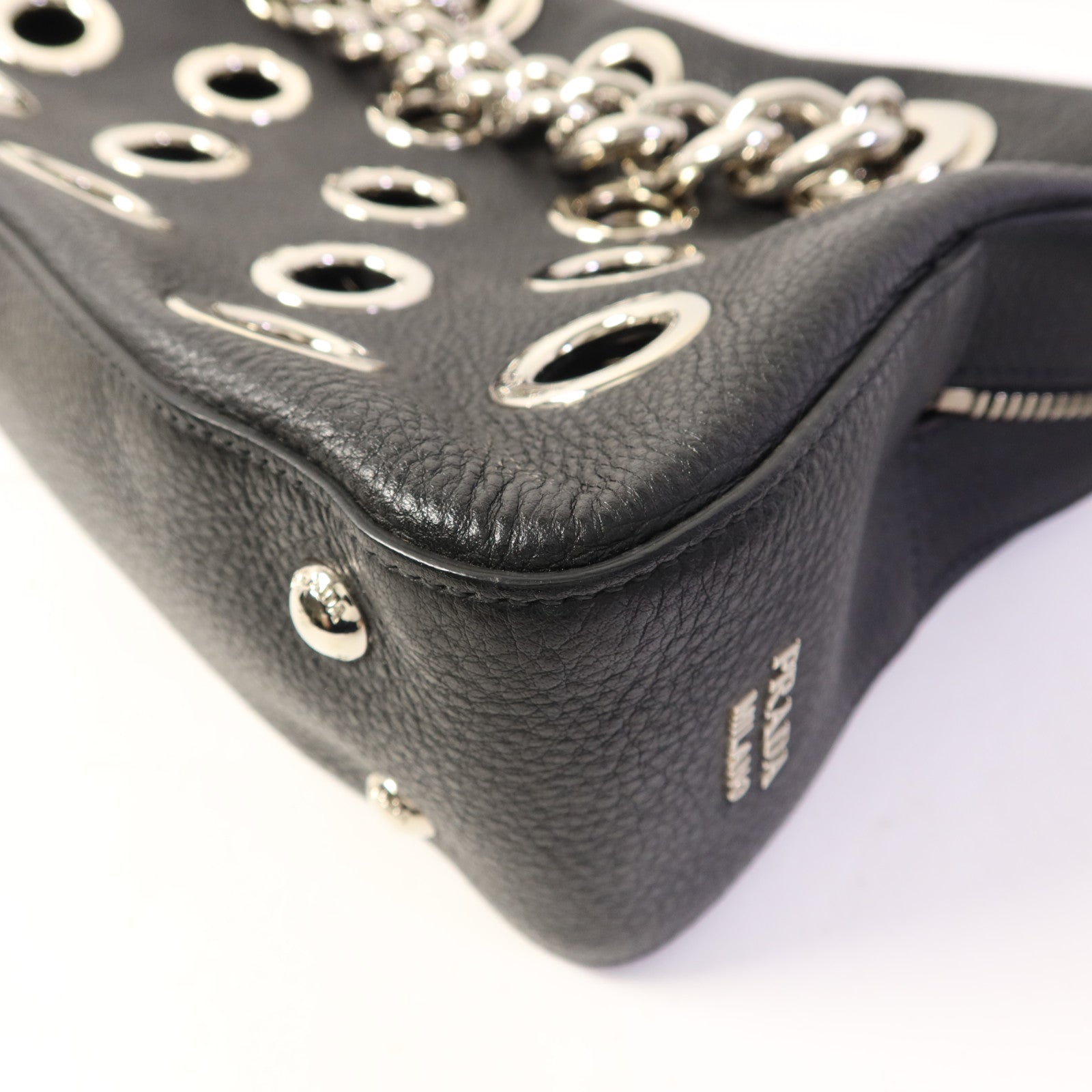 PRADA 牛皮皮革Chain Shoulder Bag銀扣肩背袋