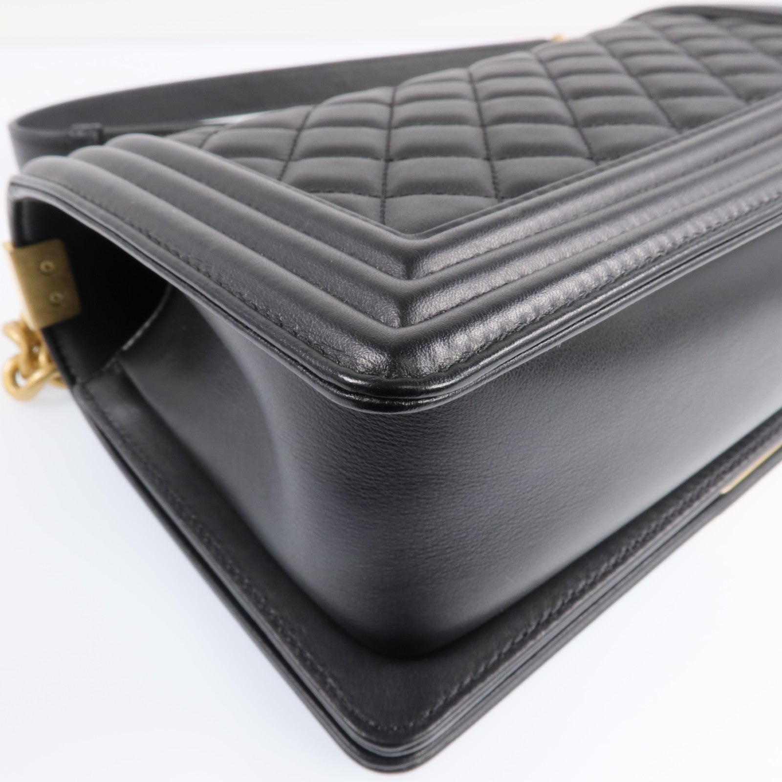 CHANEL 牛皮皮革Boy 25金扣鏈帶肩背袋