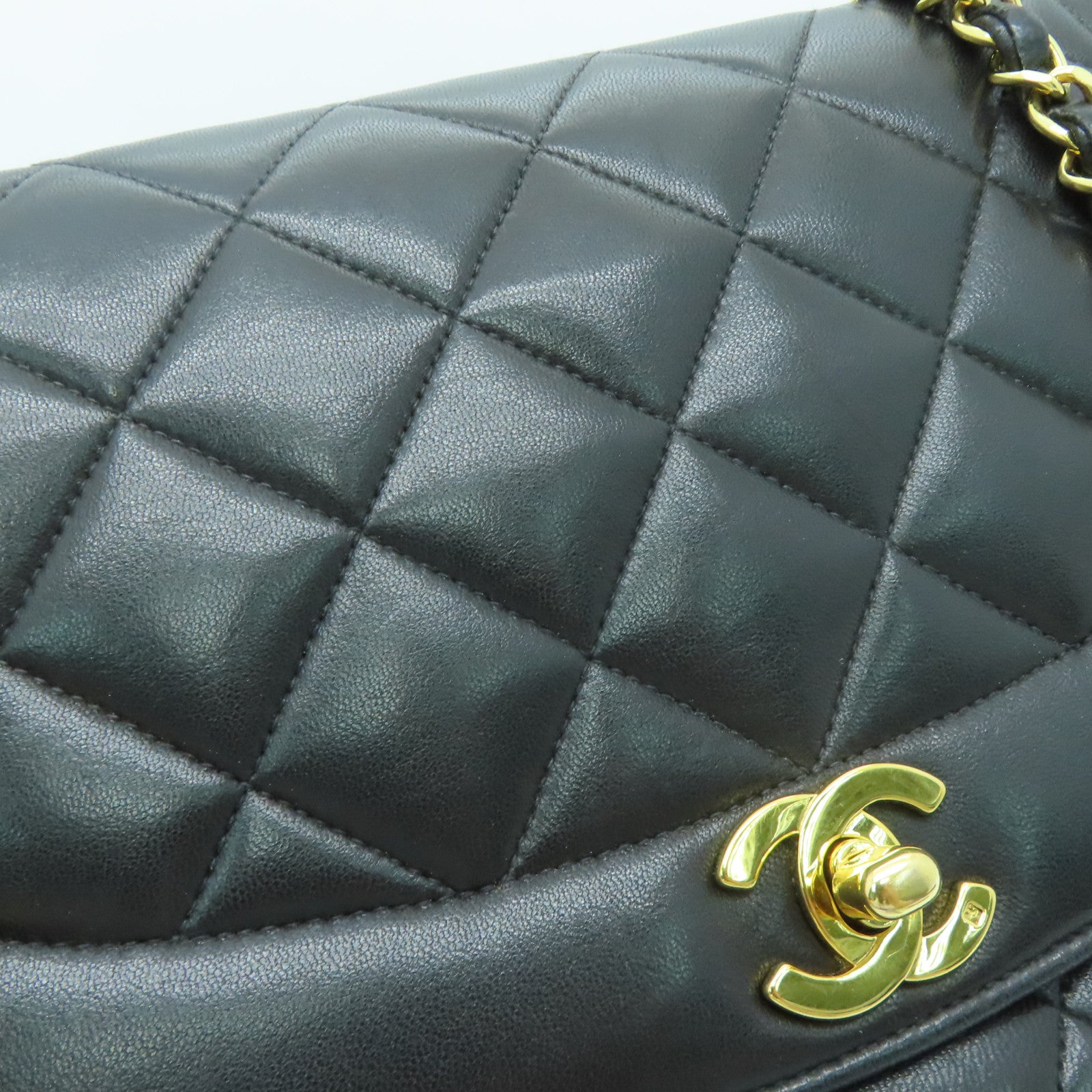 CHANEL 【激減優惠】菱格羊皮皮革Diana Chain Shoulder金扣鏈帶肩背袋黑色