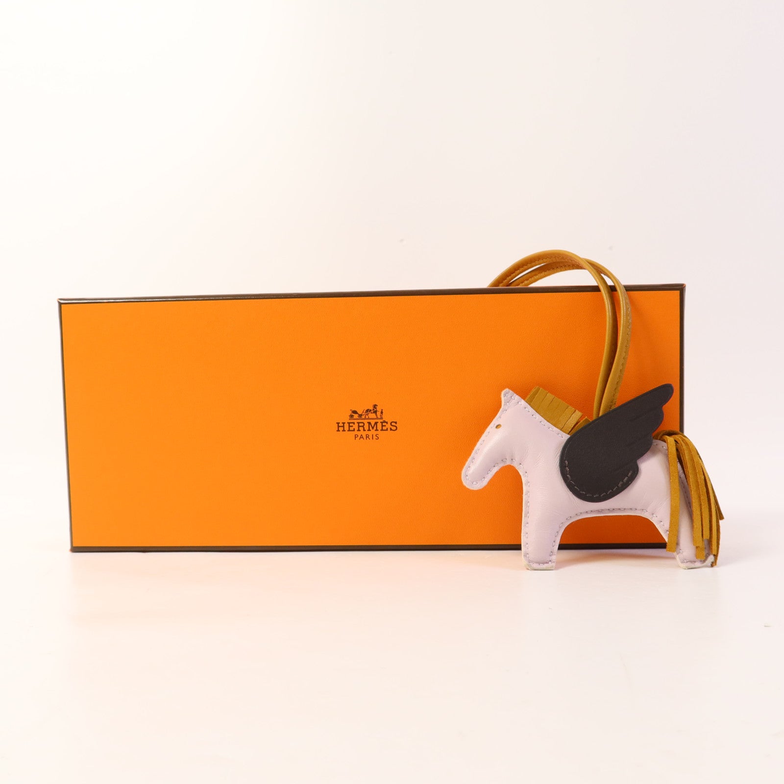 HERMES Milo皮革Rodeo Pegase PM掛飾Mauve Pale