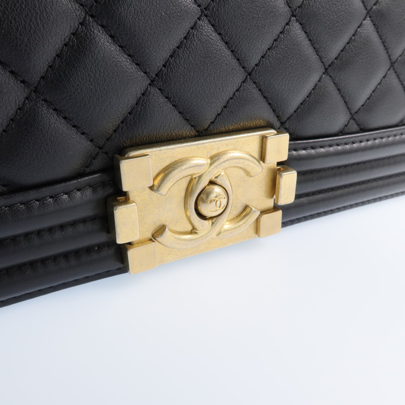 CHANEL 牛皮皮革Boy 25金扣鏈帶肩背袋