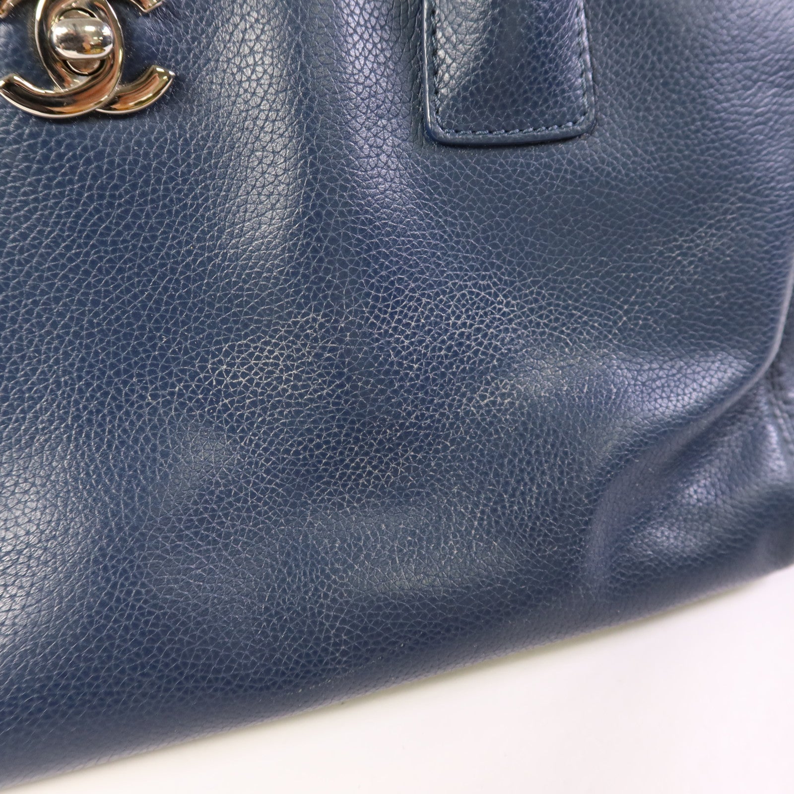 CHANEL 牛皮皮革Shoulder Bag銀扣肩背袋