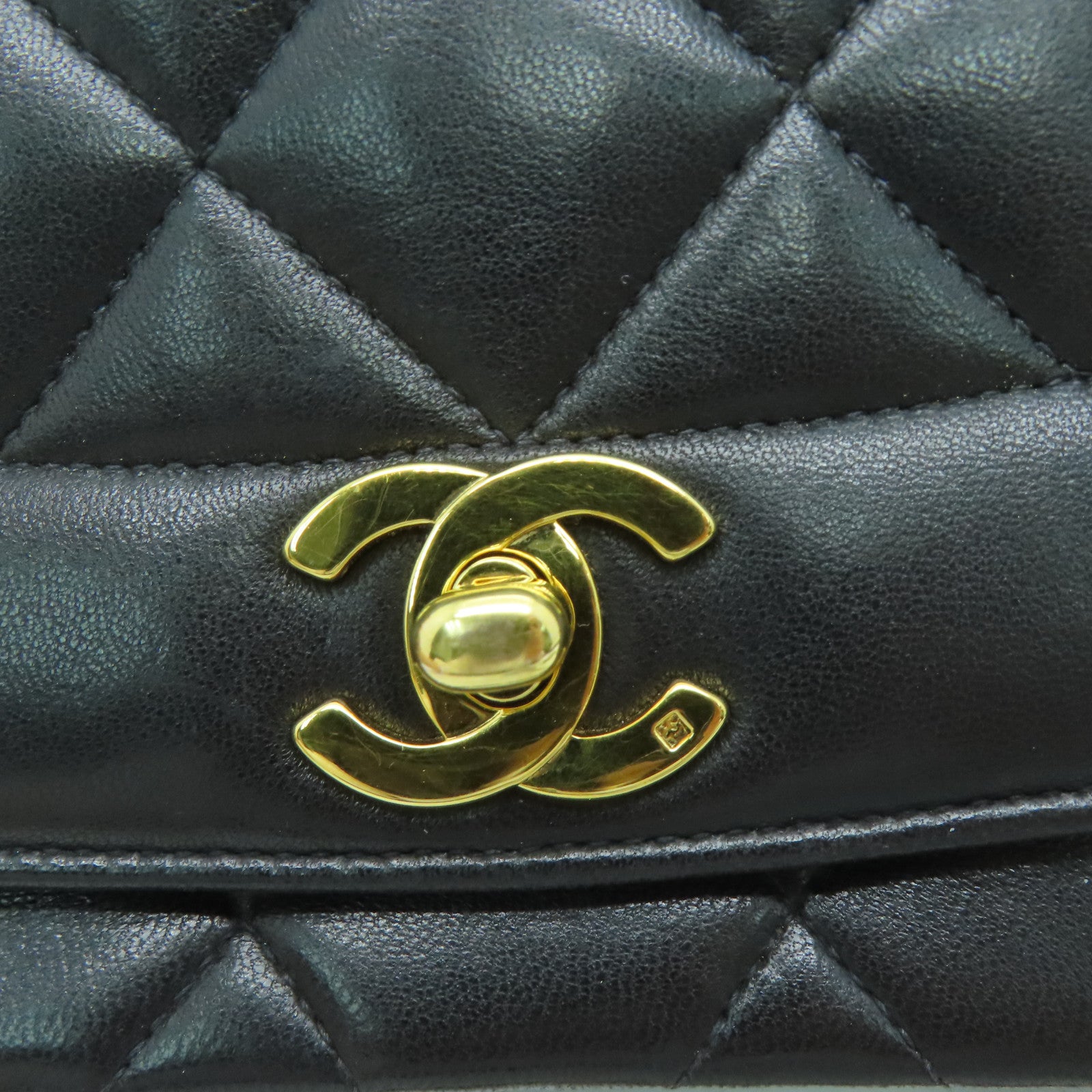 CHANEL 【激減優惠】菱格羊皮皮革Diana Chain Shoulder金扣鏈帶肩背袋黑色