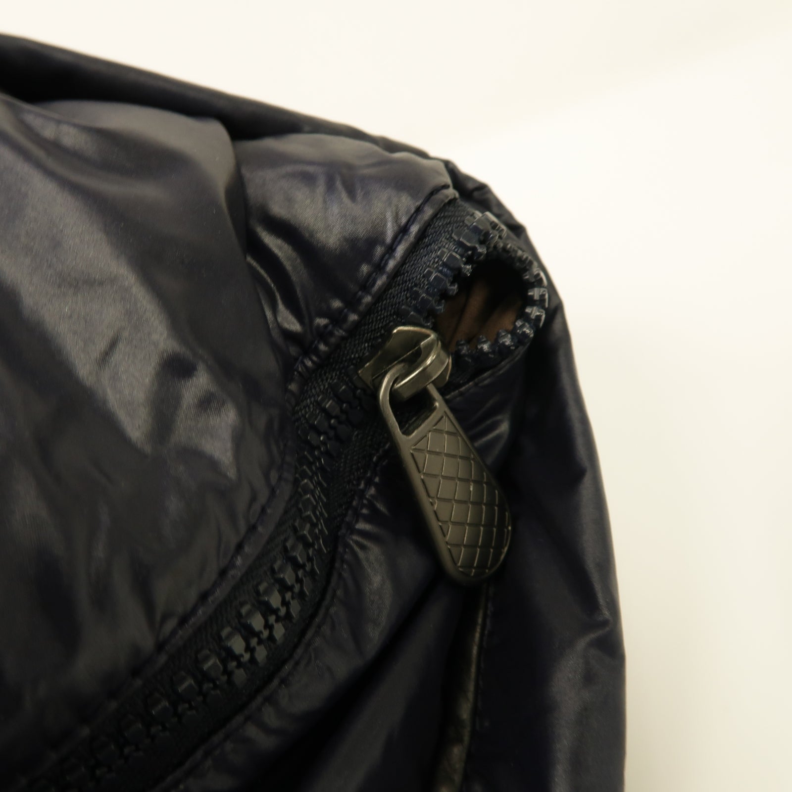 BOTTEGA VENETA 尼龍Shoulder Bag肩背袋深藍色