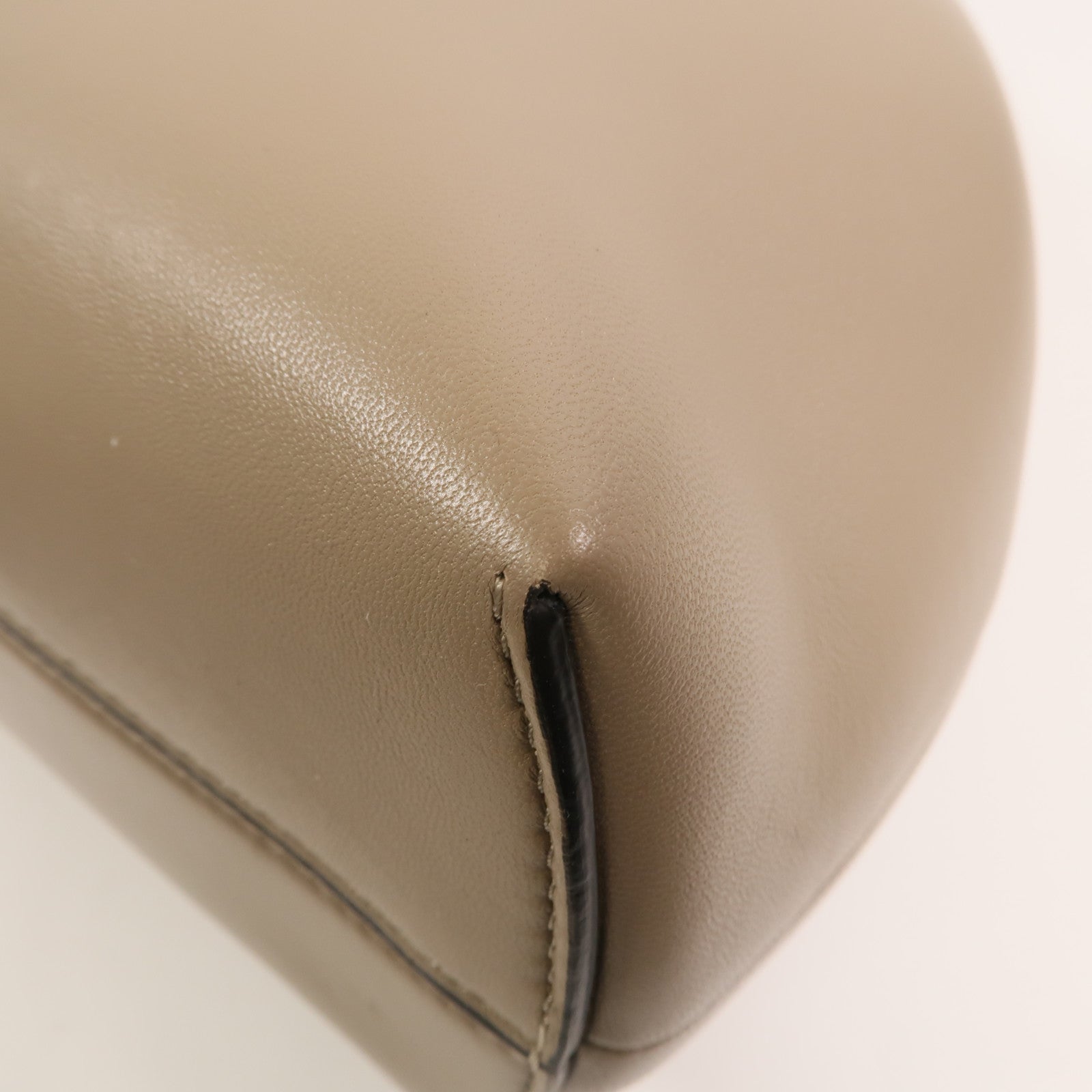 FENDI 牛皮皮革First Medium肩背袋