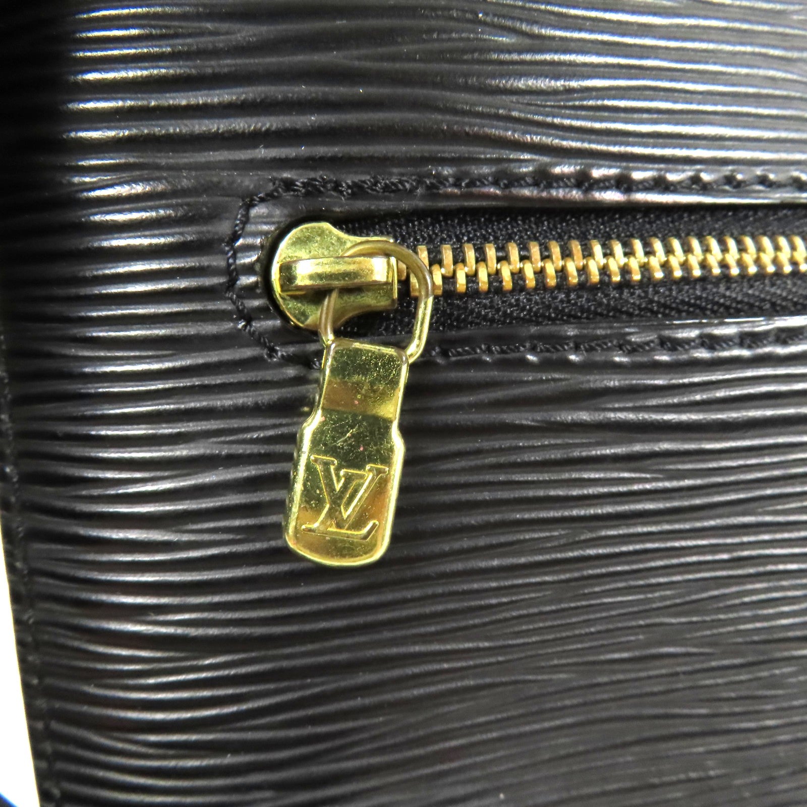 LOUIS VUITTON Epi Mabillon Backpack金扣背包