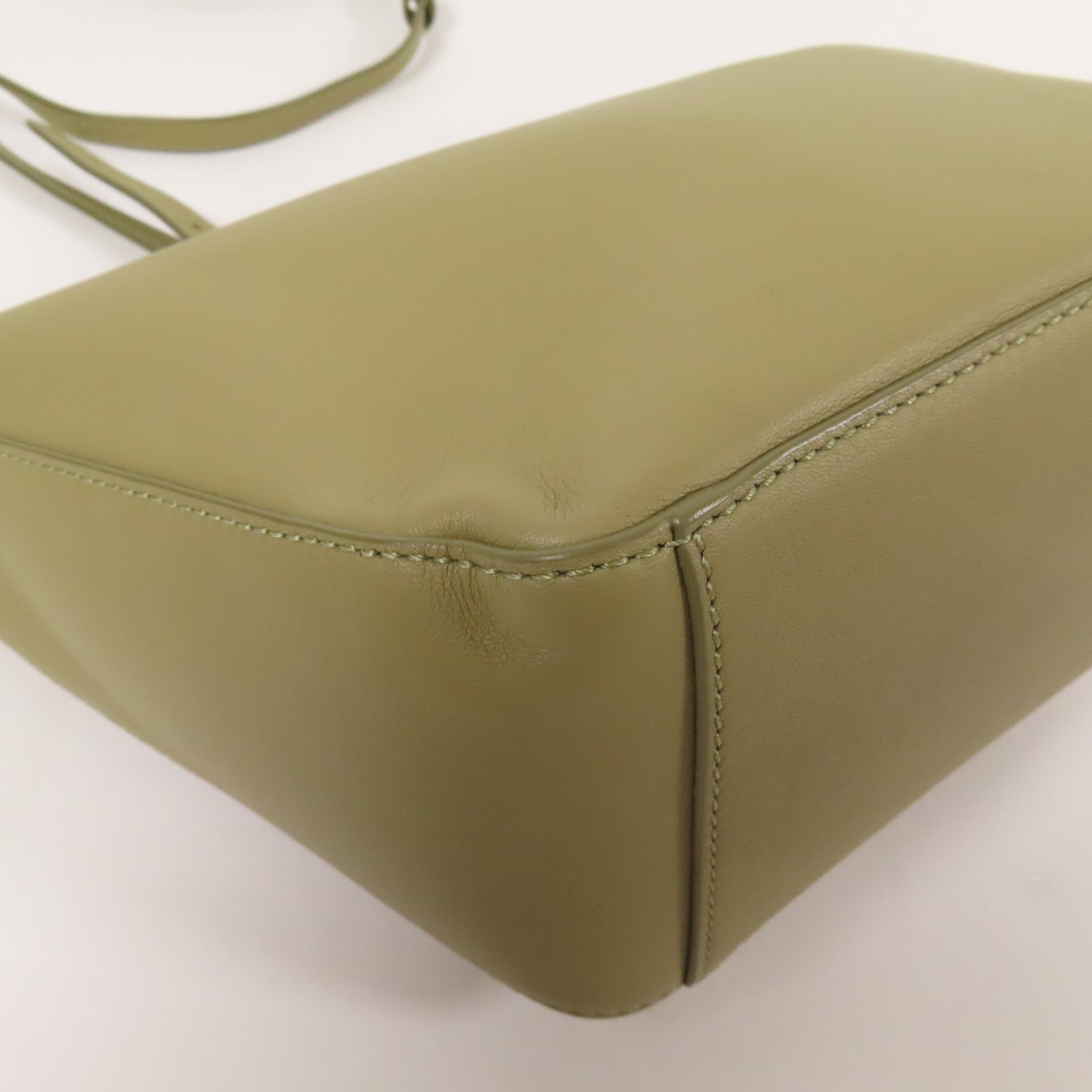 LOEWE 牛皮皮革Mini Hammock金扣手挽肩背兩用袋