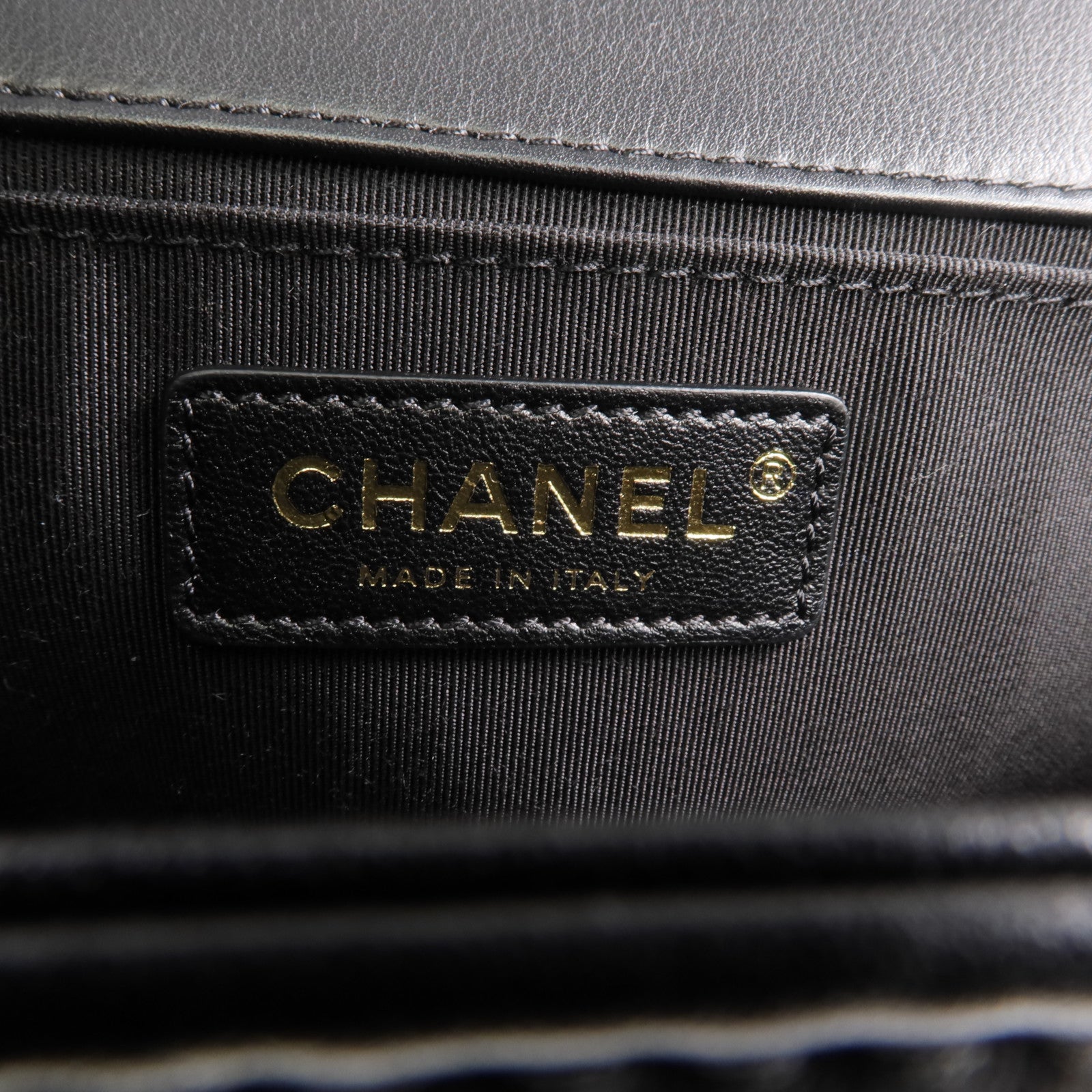 CHANEL 牛皮皮革Boy 25金扣鏈帶肩背袋