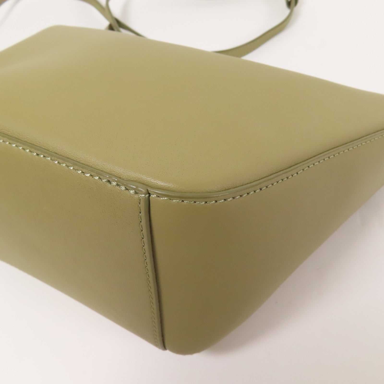 LOEWE 牛皮皮革Mini Hammock金扣手挽肩背兩用袋