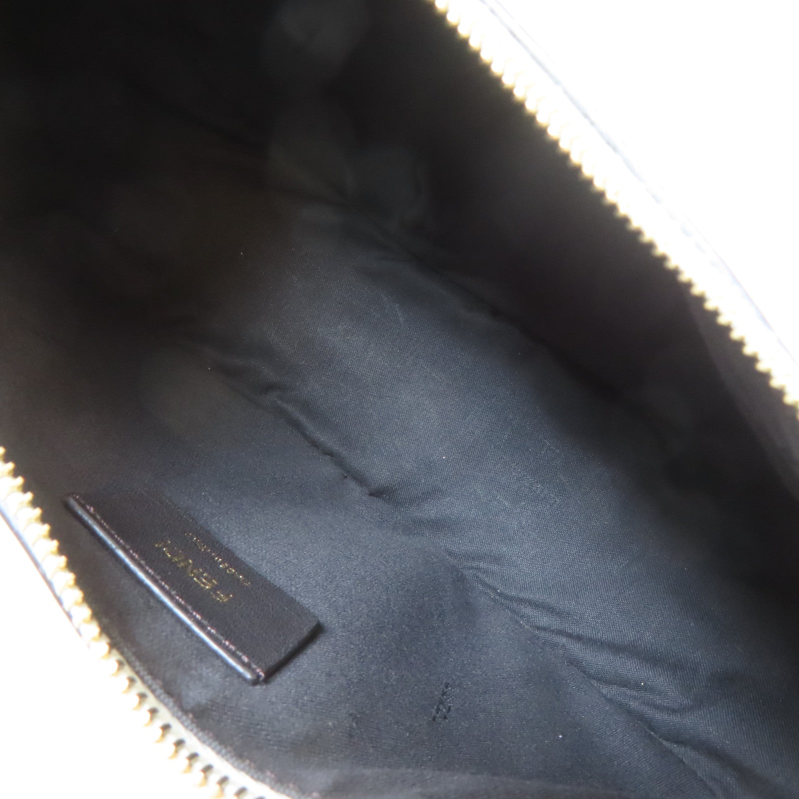 FENDI 牛皮皮革Fendigraphy金扣手挽袋白色