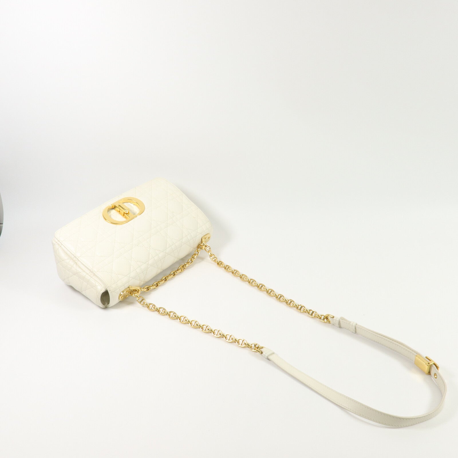 Dior 牛皮皮革Caro Medium鏈帶肩背袋