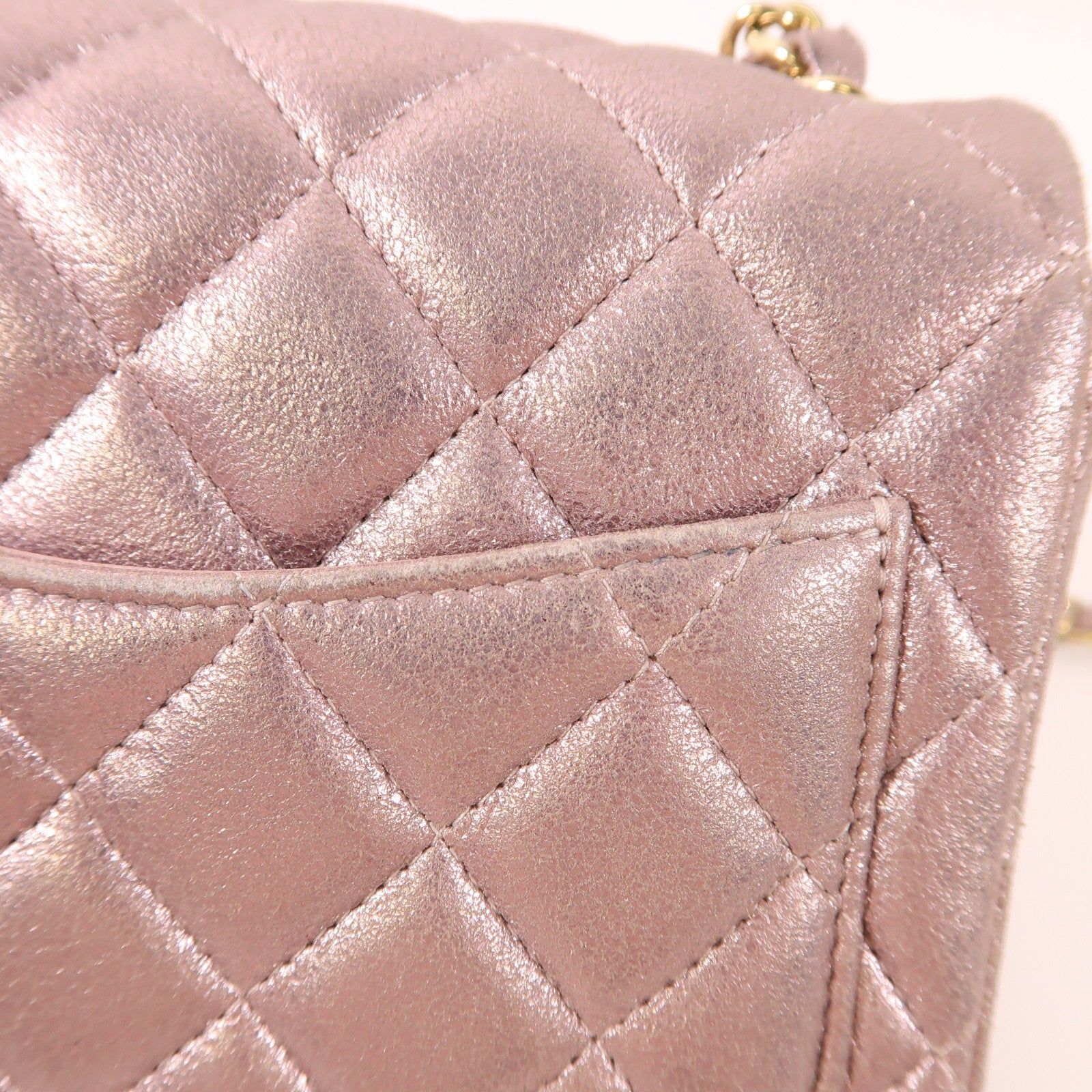 CHANEL 牛皮皮革Mini Classic 17金扣鏈帶肩背袋