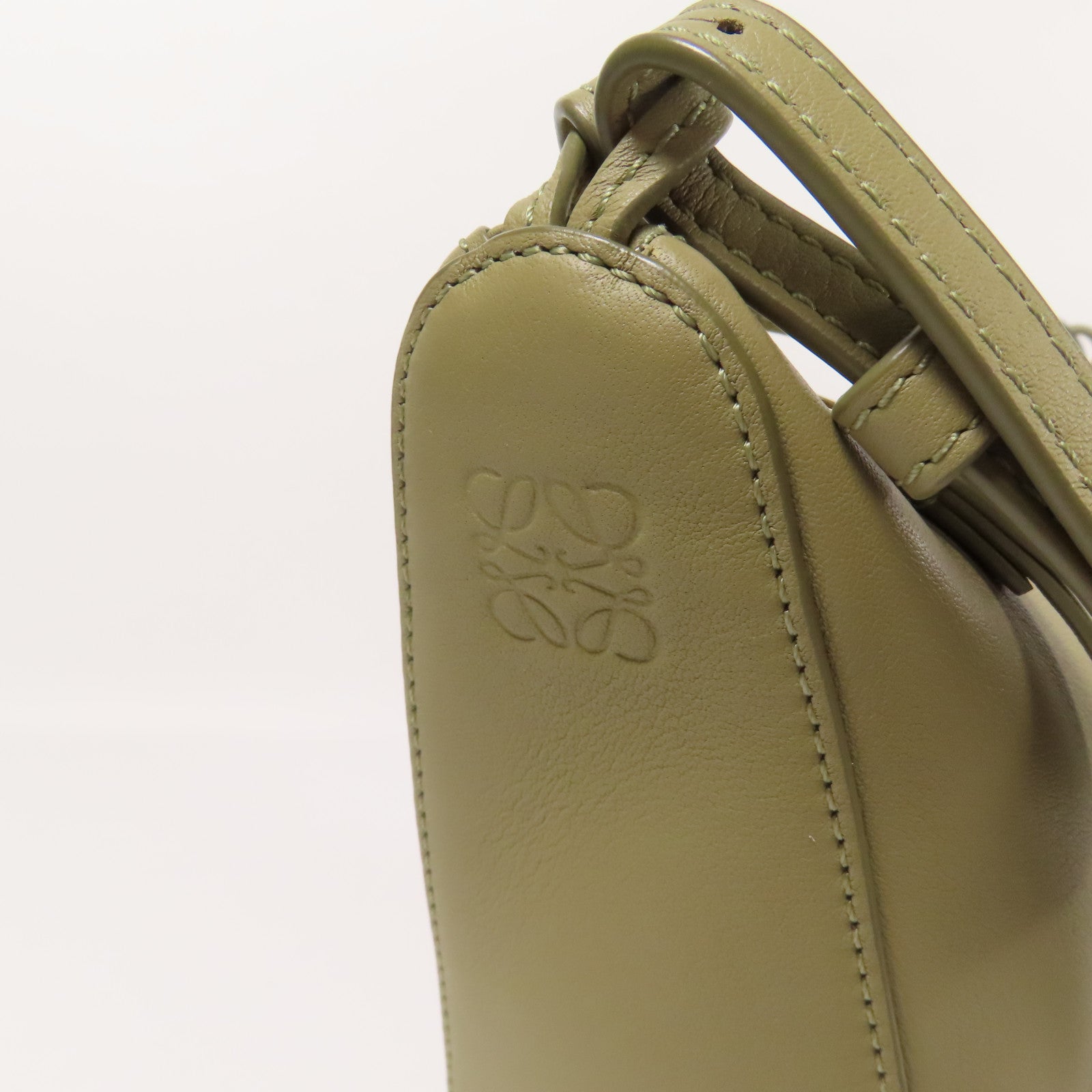 LOEWE 牛皮皮革Mini Hammock金扣手挽肩背兩用袋