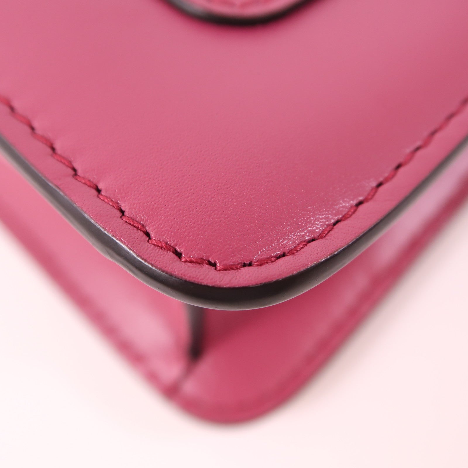 BVLGARI 牛皮皮革Serpenti Forever金扣肩背袋