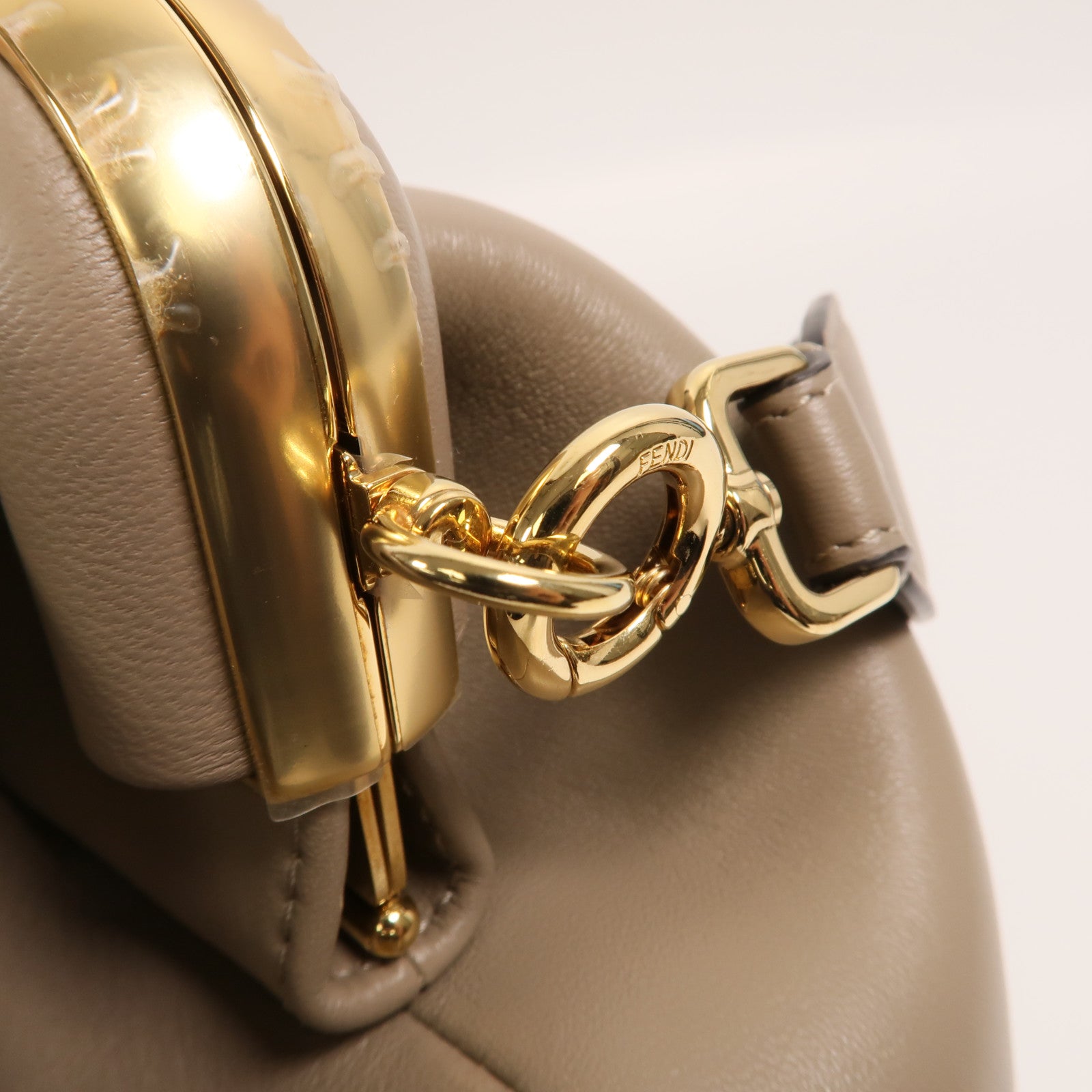 FENDI 牛皮皮革First Medium肩背袋