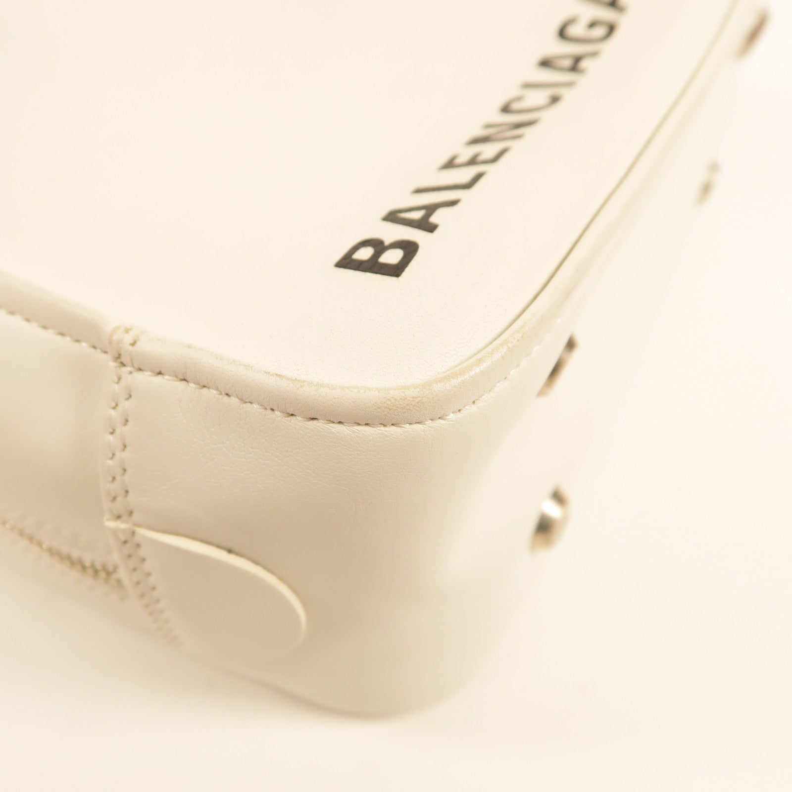 BALENCIAGA 牛皮皮革Triangle Square XS銀扣手挽肩背兩用袋白色