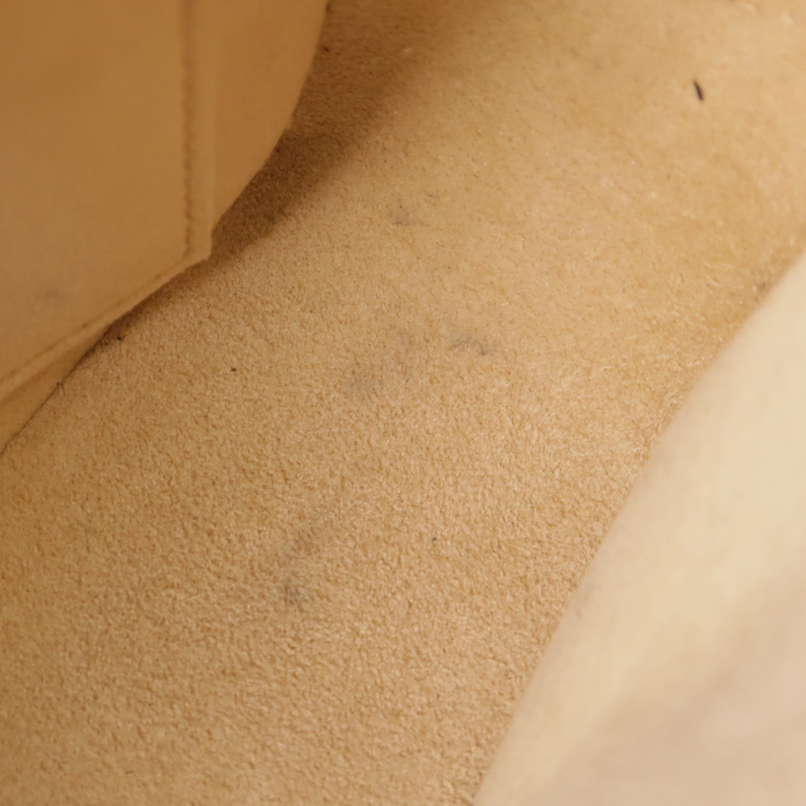 LOUIS VUITTON 【激減優惠】羊皮皮革Troca PM金扣鏈帶肩背袋