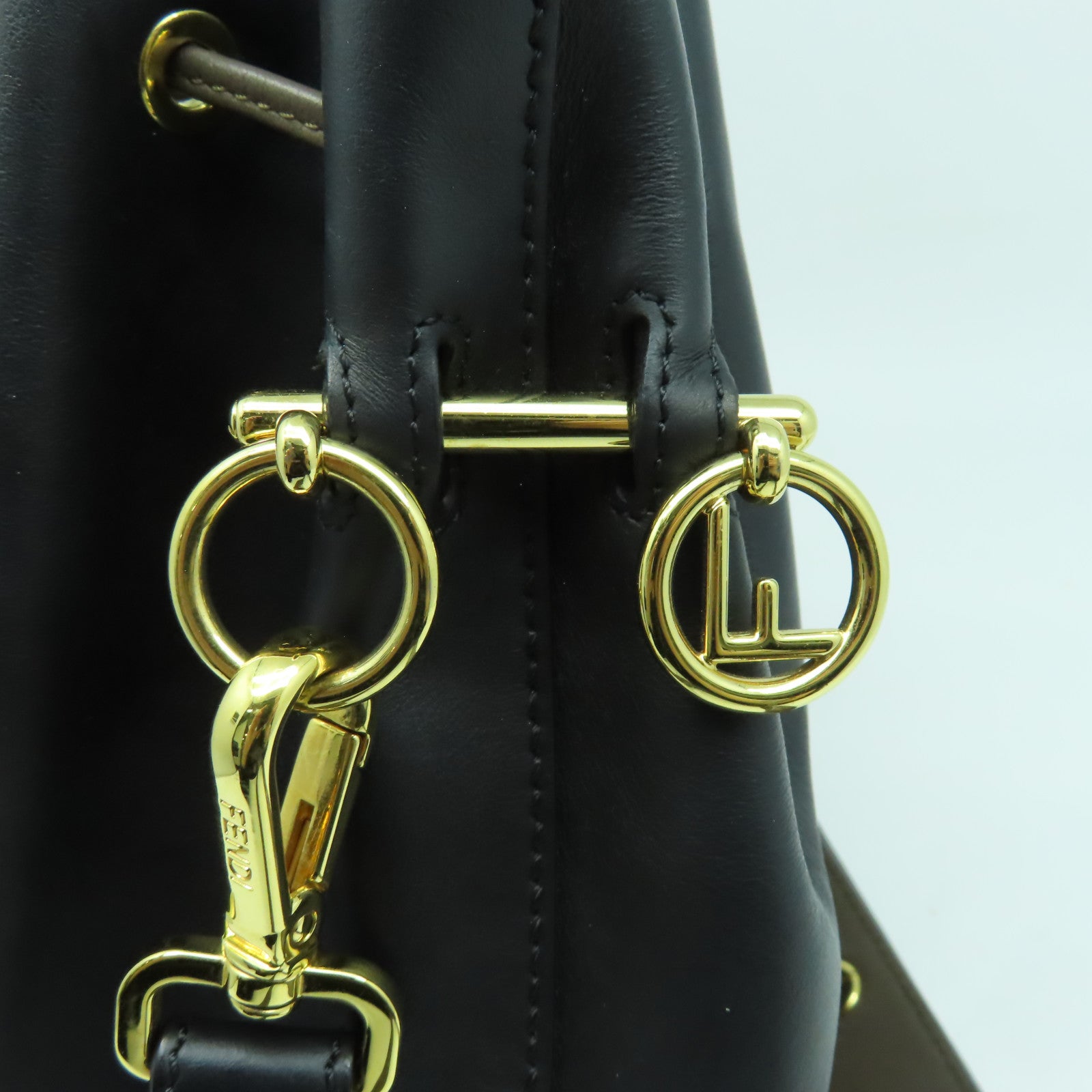 FENDI 牛皮皮革Shoulder Bag金扣肩背袋黑色/紅色
