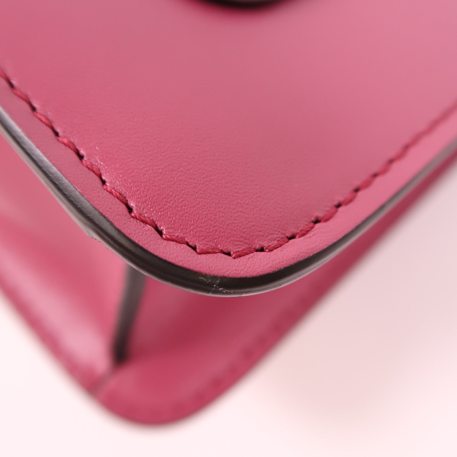 BVLGARI 牛皮皮革Serpenti Forever金扣肩背袋