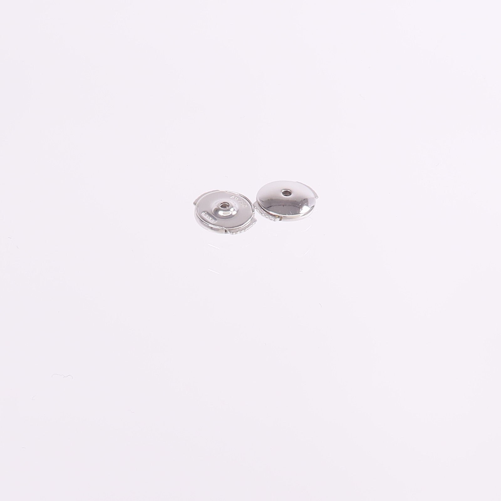 Van Cleef & Arpels 18K白金Sweet Alhambra Earstuds珍珠母貝耳環