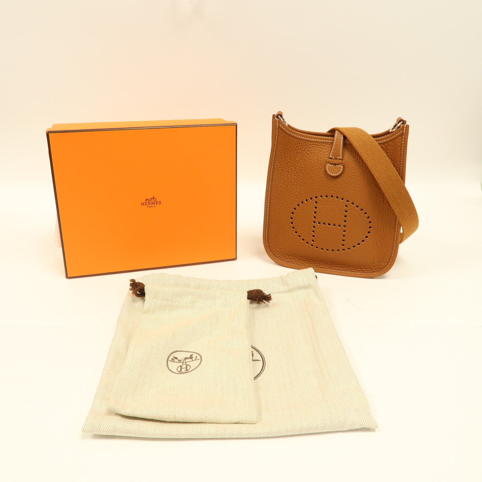 HERMES Clemence皮革Evelyne TPM銀扣肩背袋Gold/啡色
