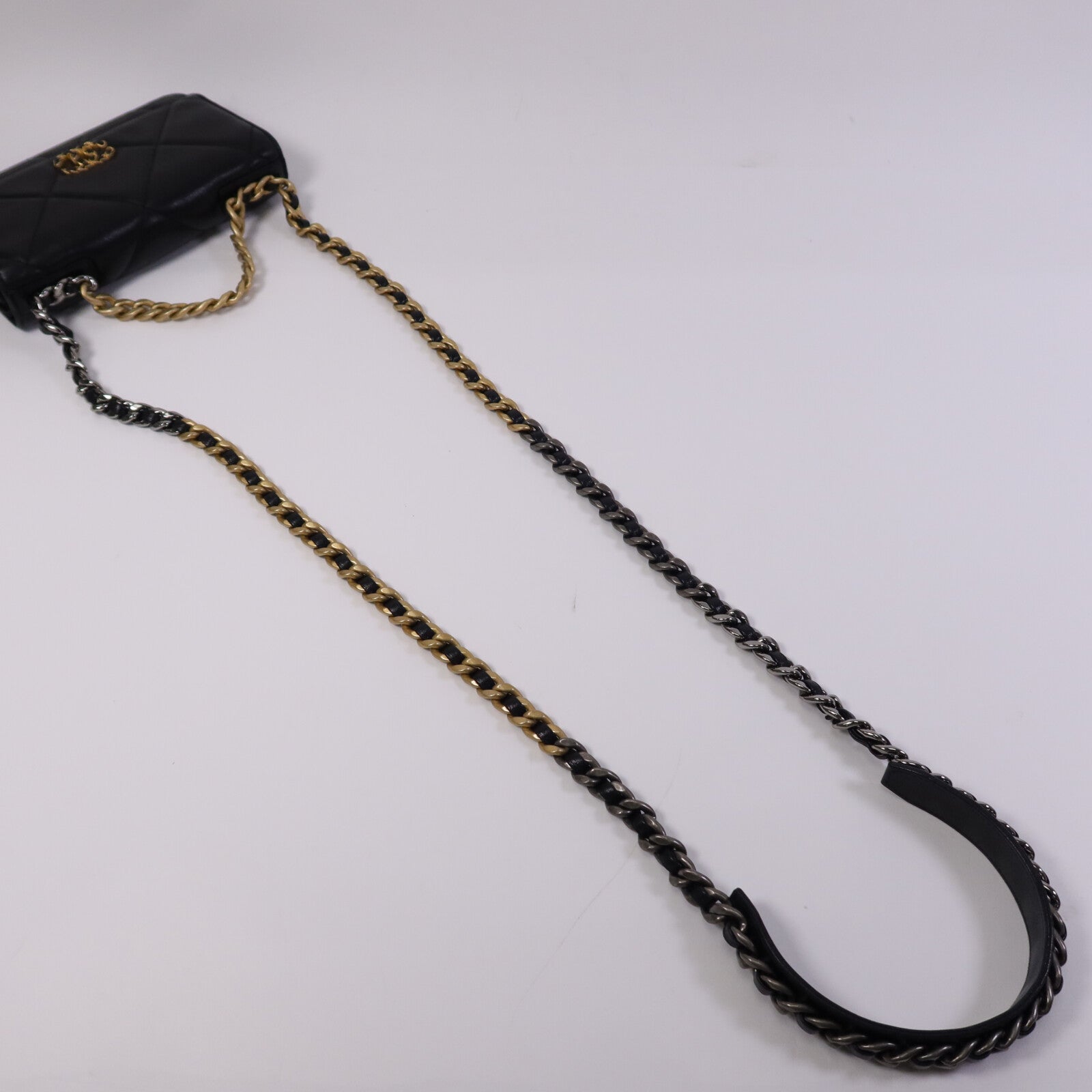 CHANEL 羊皮皮革Chanel 19 WOC金扣鏈帶肩背袋