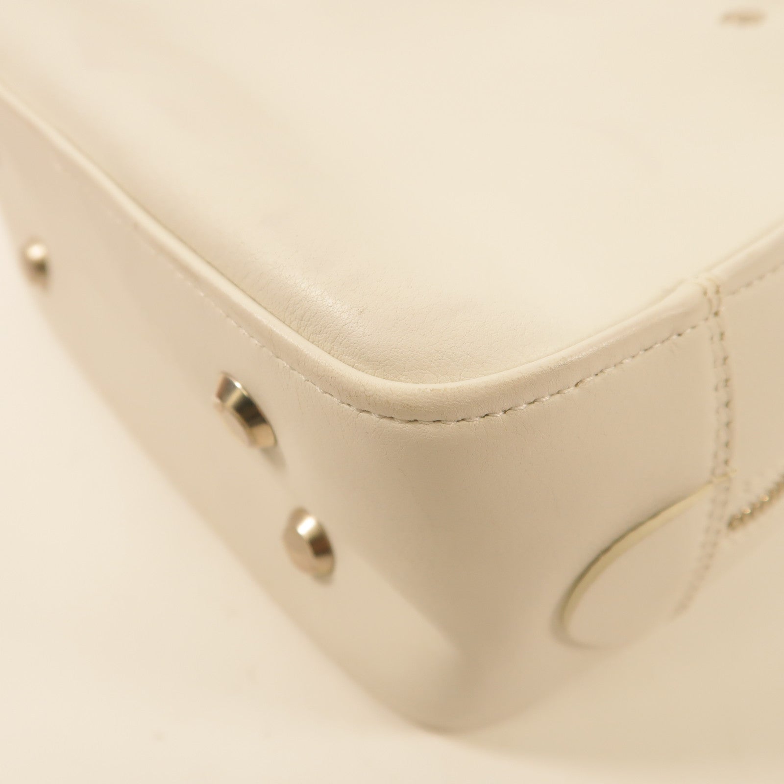BALENCIAGA 牛皮皮革Triangle Square XS銀扣手挽肩背兩用袋白色
