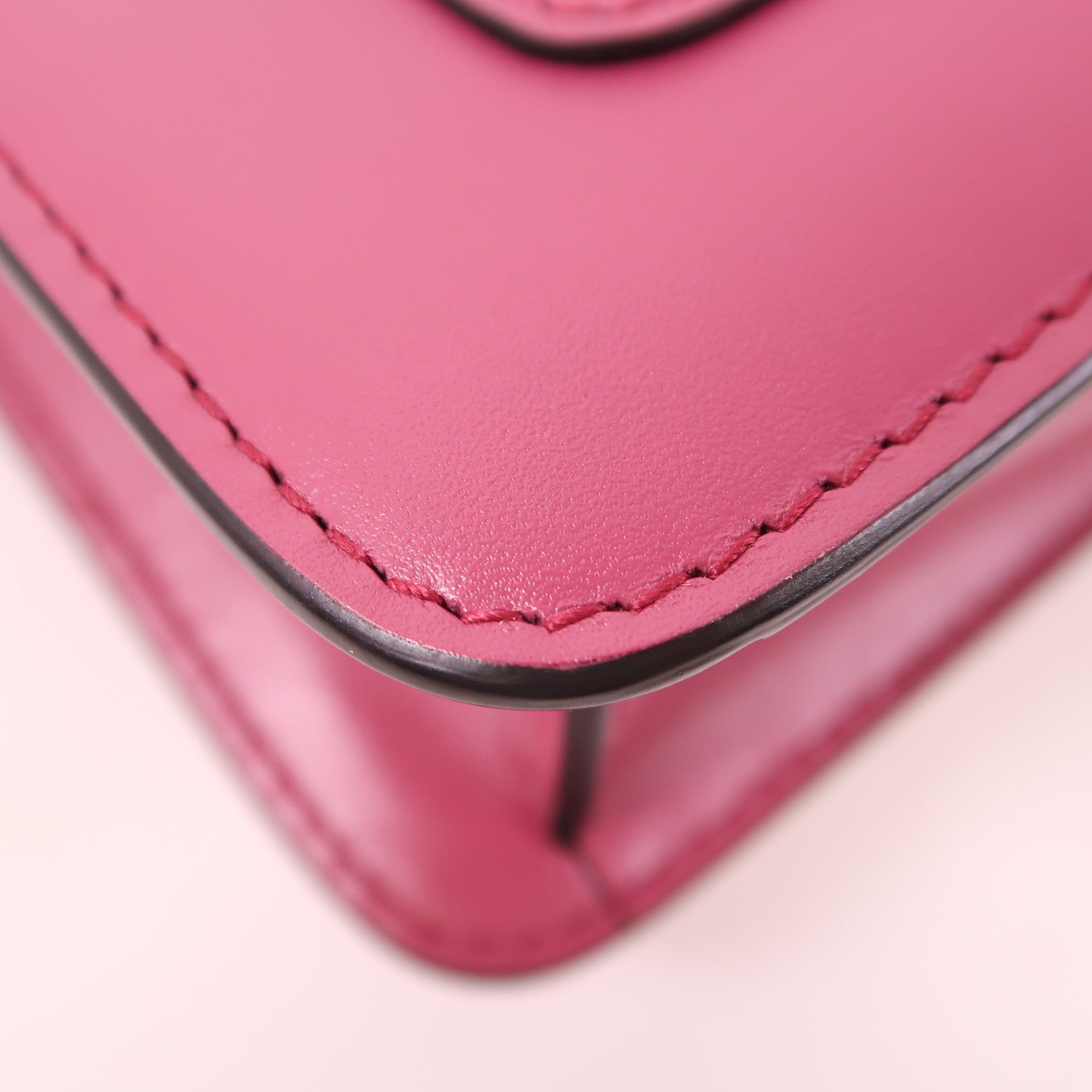 BVLGARI 牛皮皮革Serpenti Forever金扣肩背袋