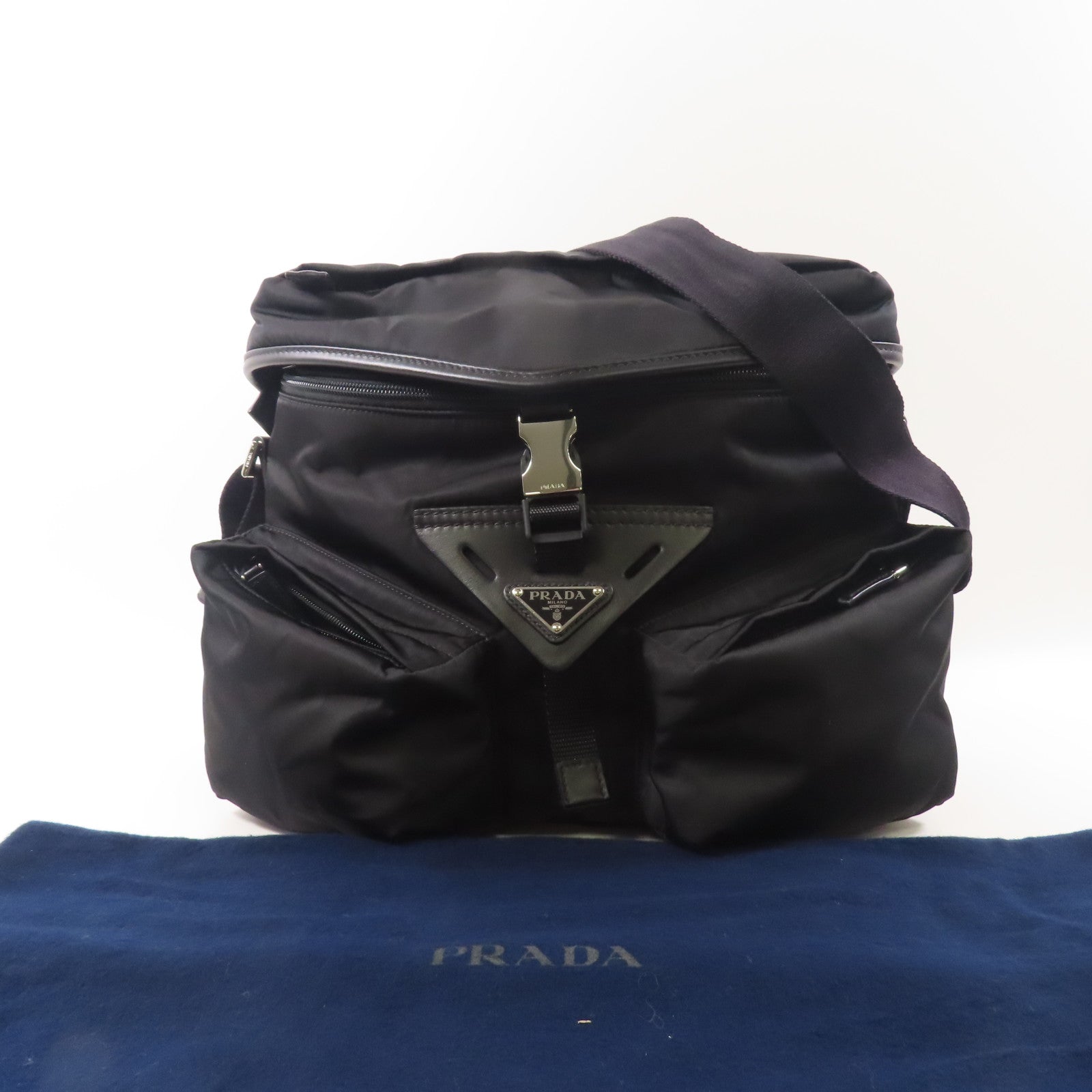 PRADA 尼龍Shoulder Bag銀扣肩背袋