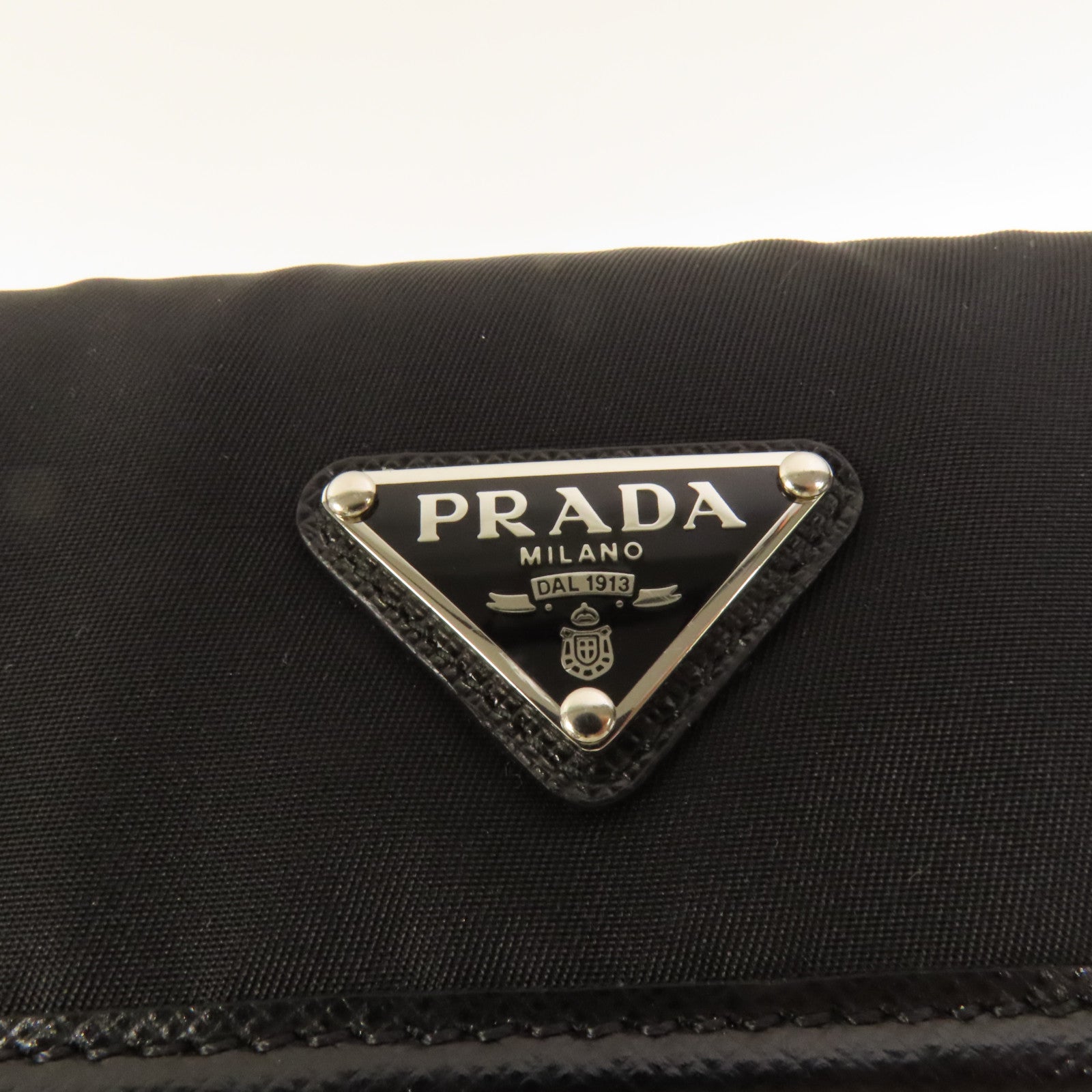 PRADA 尼龍Smartphone Case銀扣肩背袋