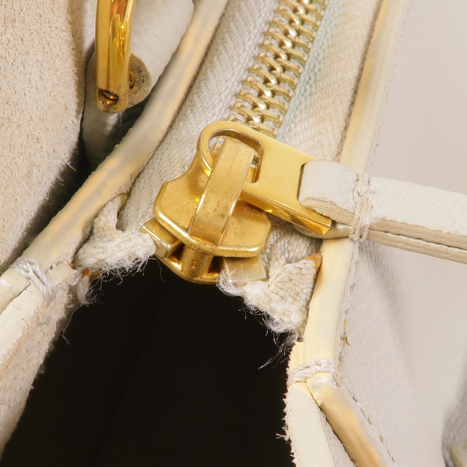 CELINE 【激減優惠】牛皮皮革Nano Belt Bag金扣手挽肩背兩用袋