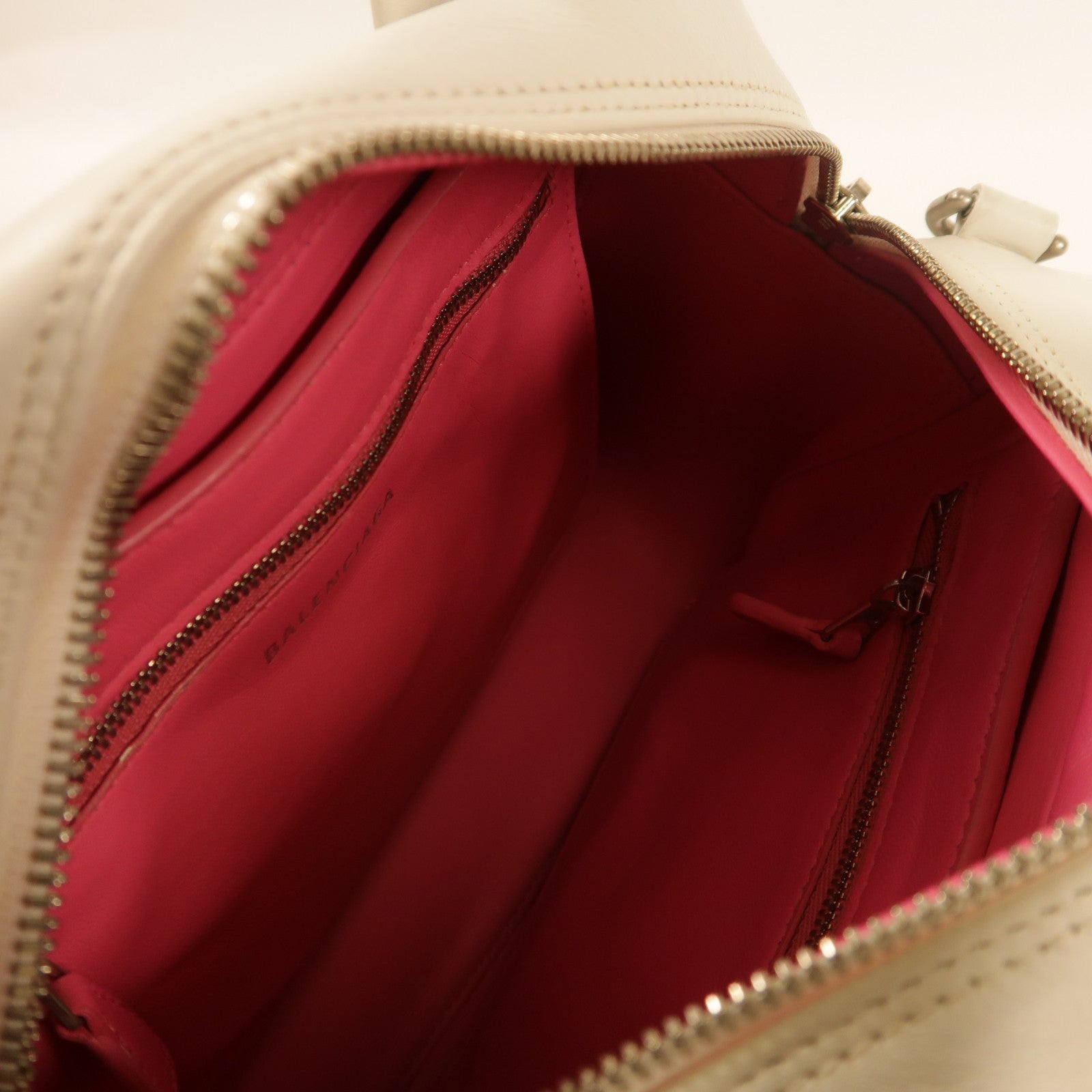 BALENCIAGA 牛皮皮革Triangle Square XS銀扣手挽肩背兩用袋白色