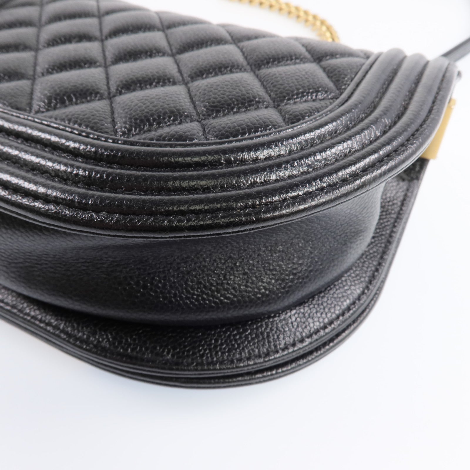 CHANEL 牛皮皮革Boy Chanel金扣鏈帶肩背袋