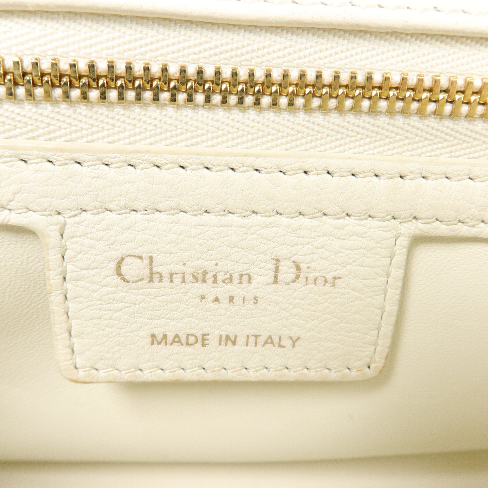 Dior 牛皮皮革Caro Medium鏈帶肩背袋