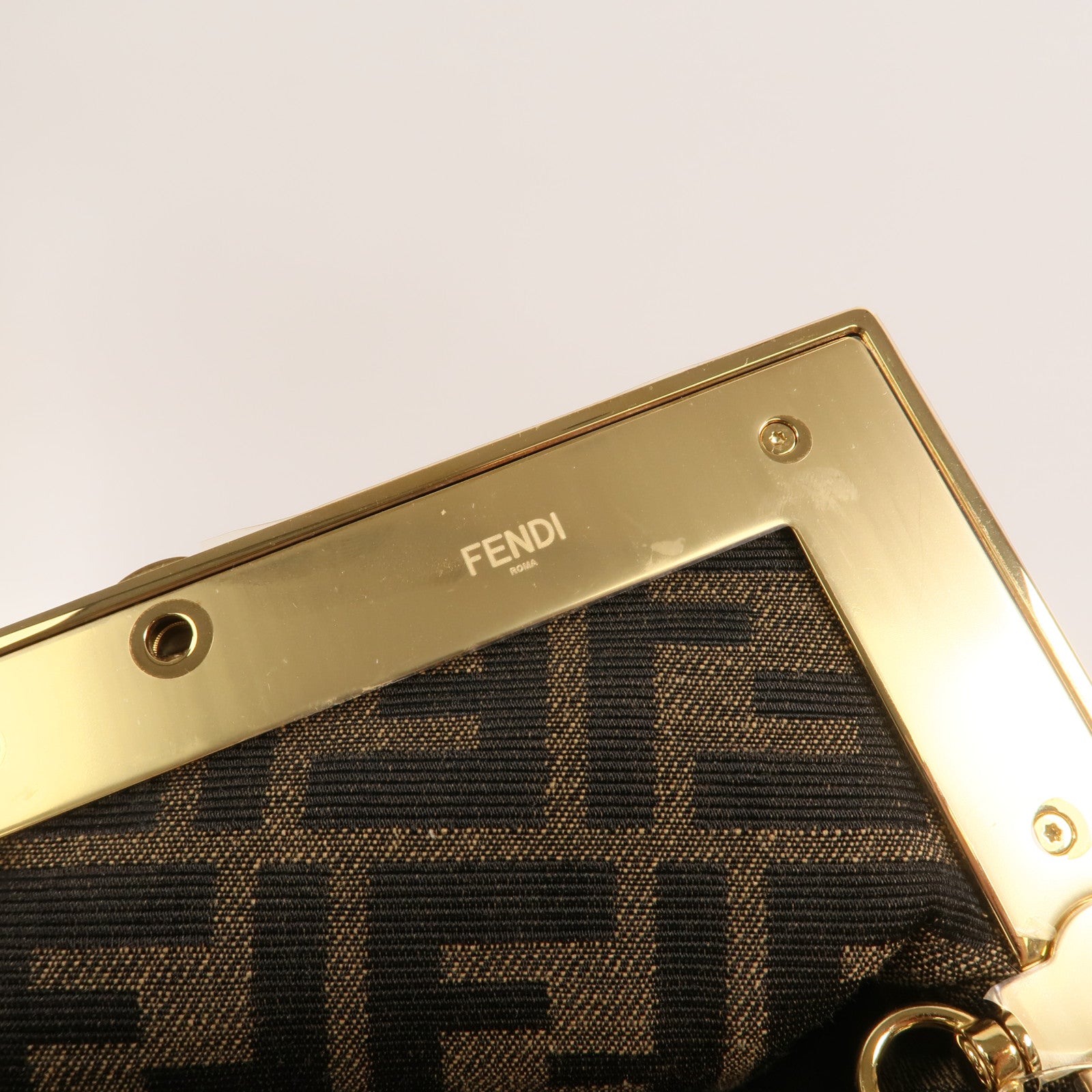 FENDI 牛皮皮革First Medium肩背袋