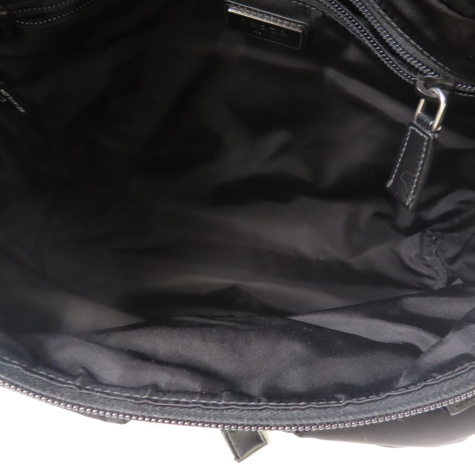 PRADA 尼龍Shoulder Bag銀扣肩背袋