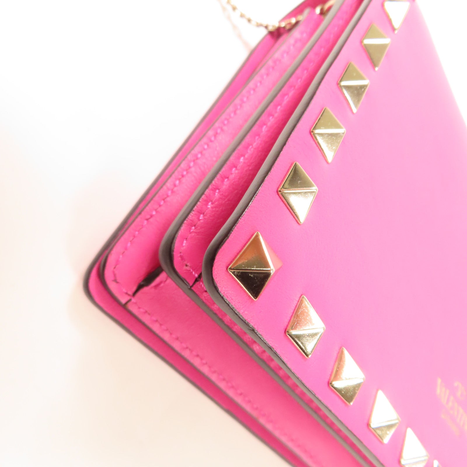 Valentino 牛皮皮革Rockstud鏈帶肩背袋