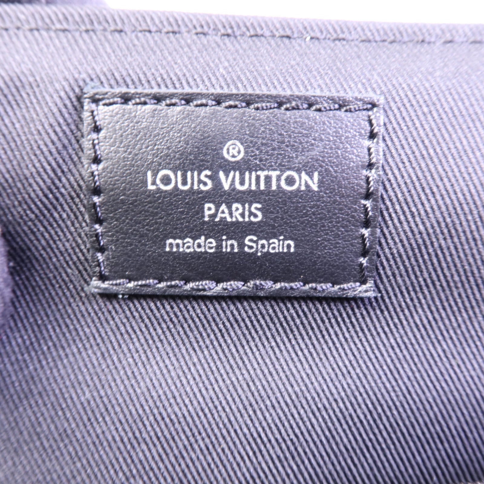 LOUIS VUITTON Monogram Eclipse District Pm銀扣肩背袋