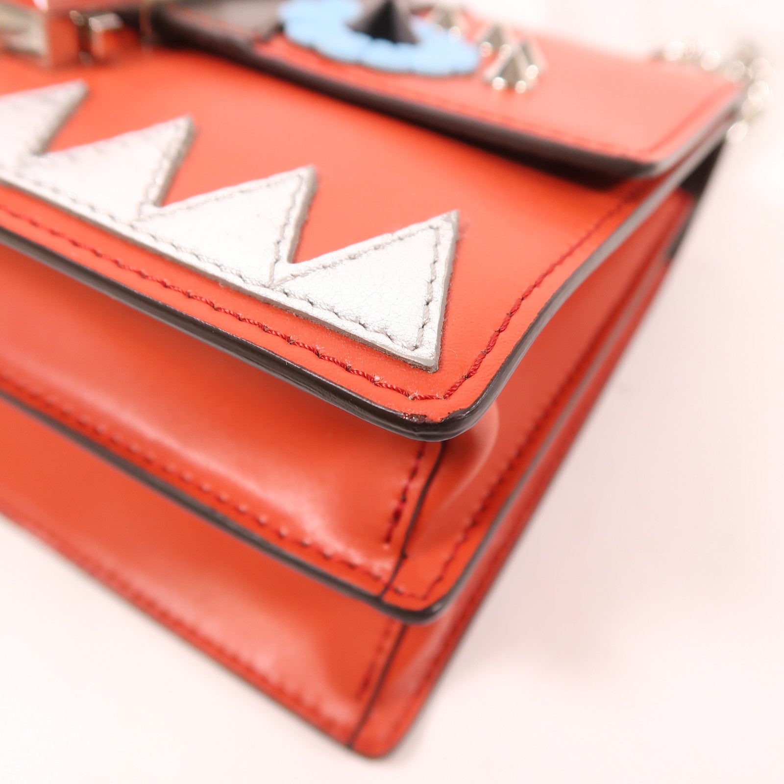 FENDI 牛皮皮革Small Kan I Faces銀扣鏈帶肩背袋