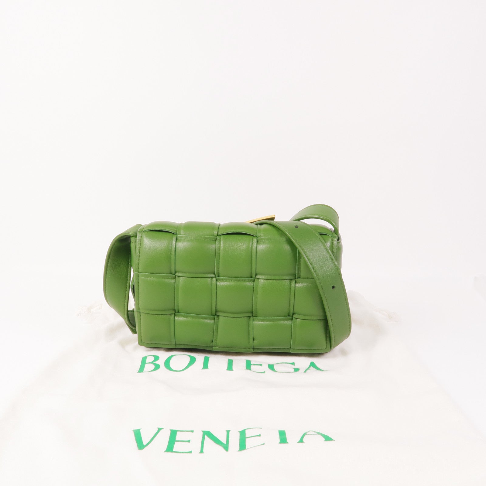 BOTTEGA VENETA 【激減優惠】羊皮皮革Padded Cassette Teen金扣肩背袋