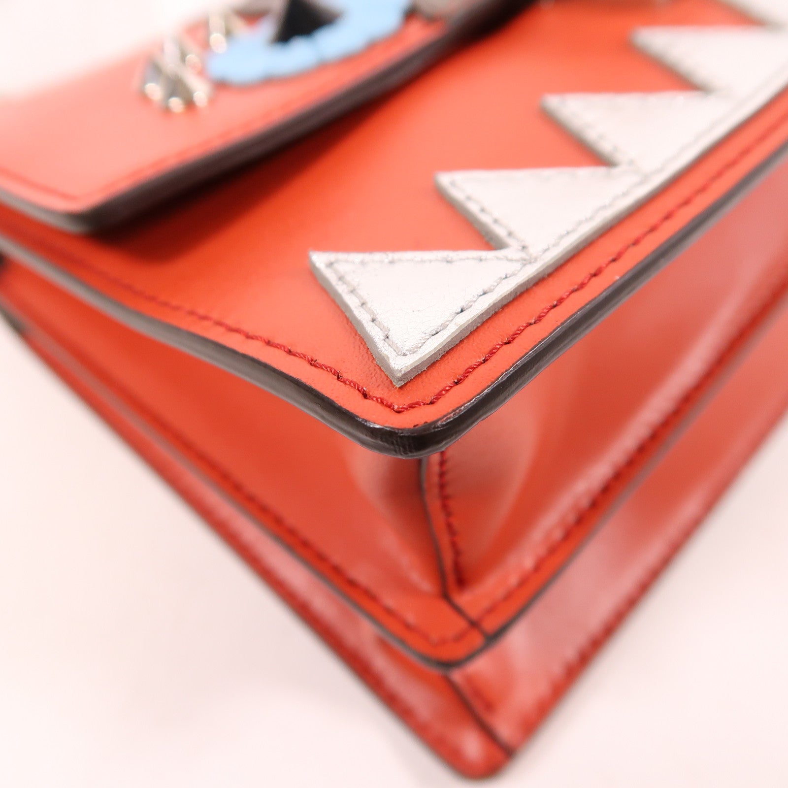 FENDI 牛皮皮革Small Kan I Faces銀扣鏈帶肩背袋