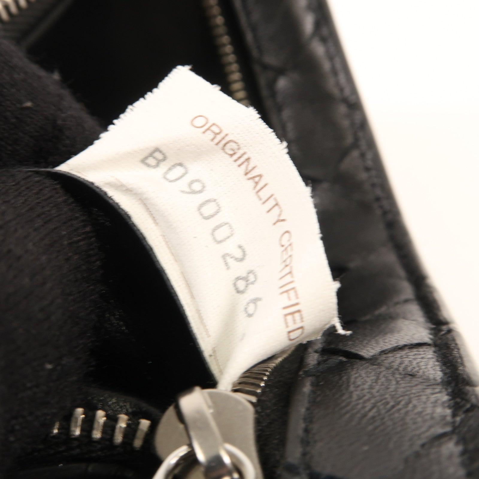 BOTTEGA VENETA 牛皮皮革Phone Pouch銀扣肩背袋