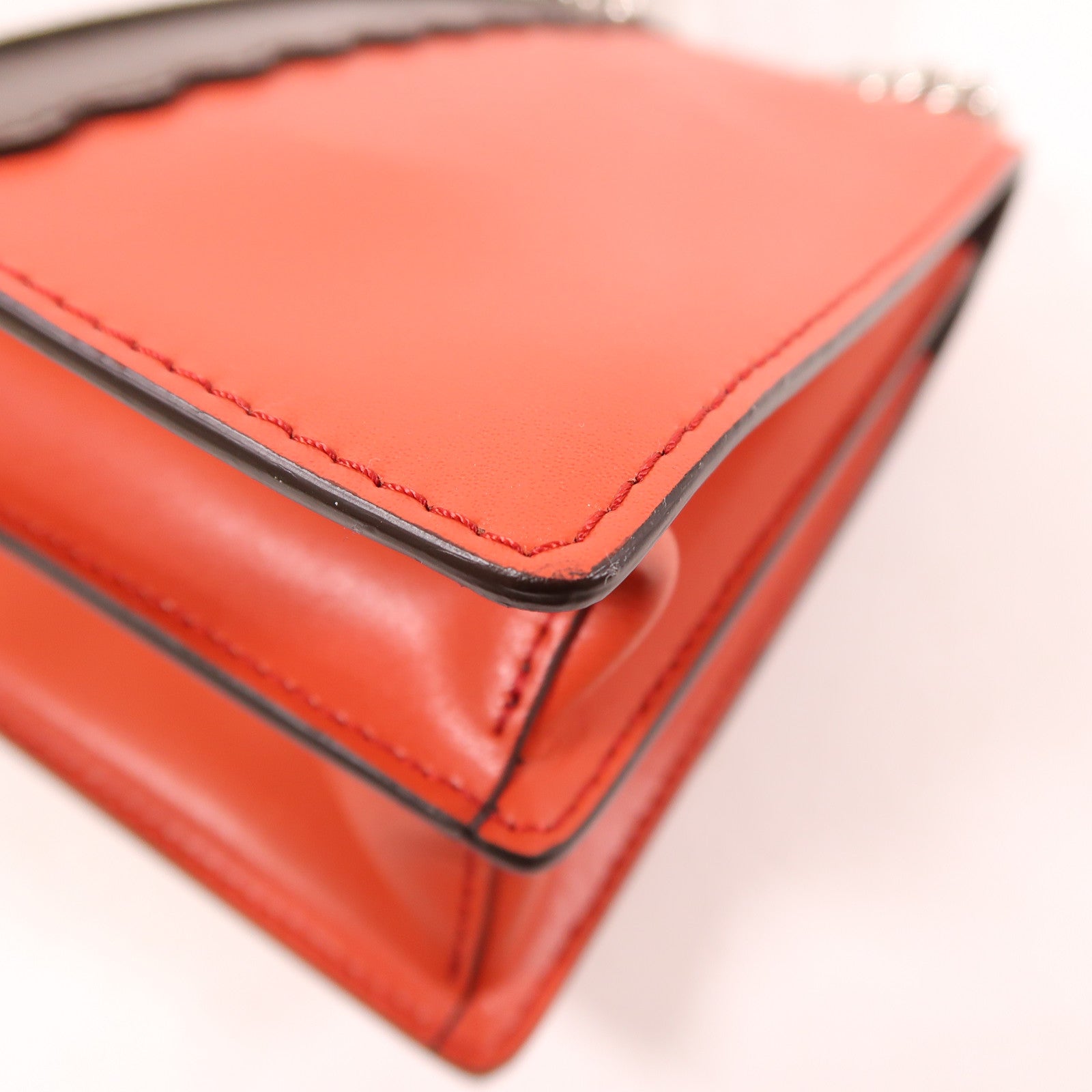 FENDI 【激減優惠】牛皮皮革Small Kan I Faces銀扣鏈帶肩背袋