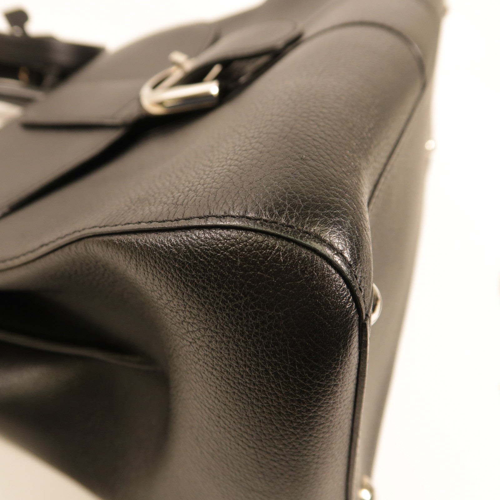 Delvaux 牛皮皮革Brillant MM金扣手挽肩背兩用袋黑色