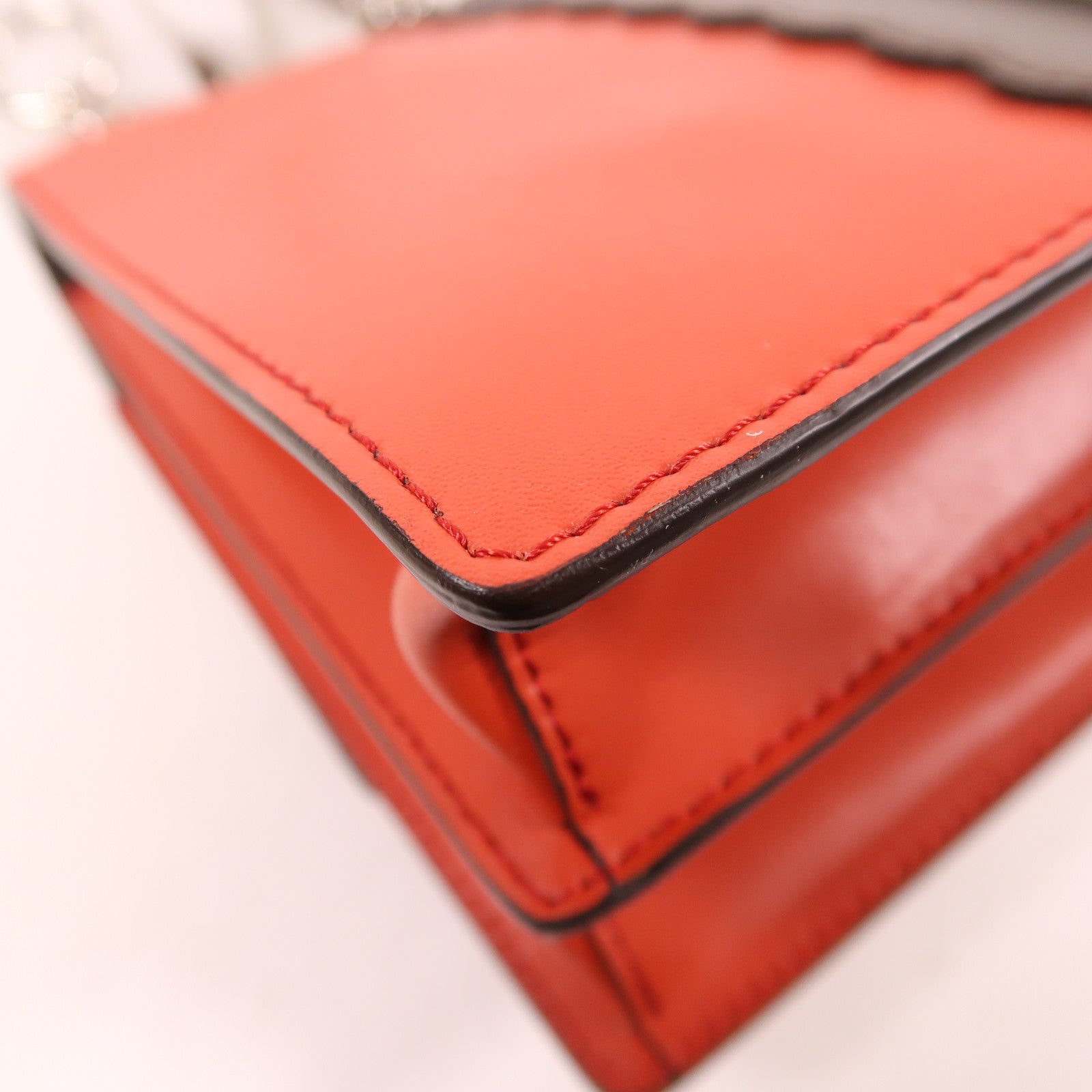 FENDI 牛皮皮革Small Kan I Faces銀扣鏈帶肩背袋