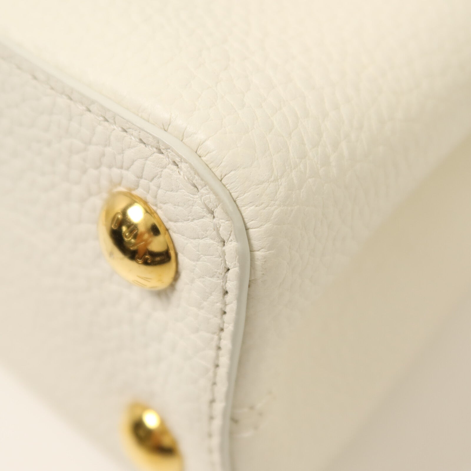 LOUIS VUITTON Taurillon Capucines BB金扣手挽肩背兩用袋