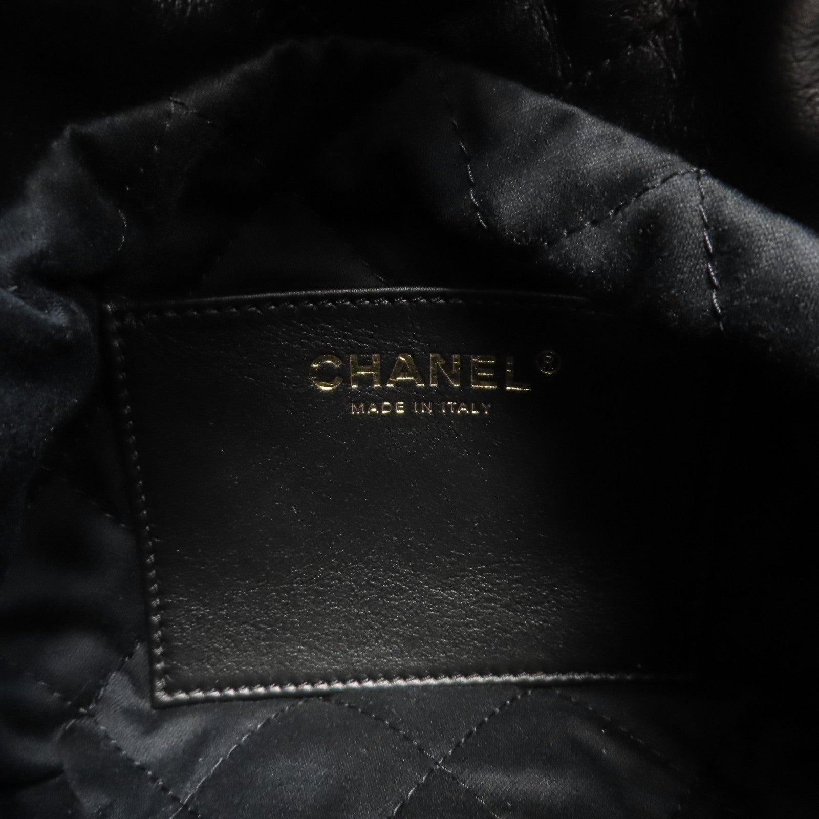 CHANEL 菱格牛皮皮革Chanel 22 Mini金扣肩背袋黑色