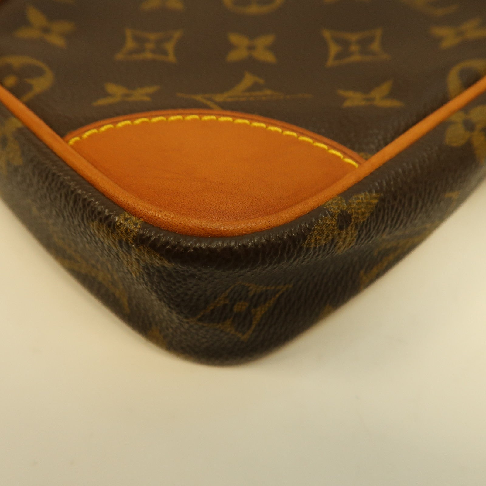 LOUIS VUITTON Monogram Danube金扣肩背袋啡色