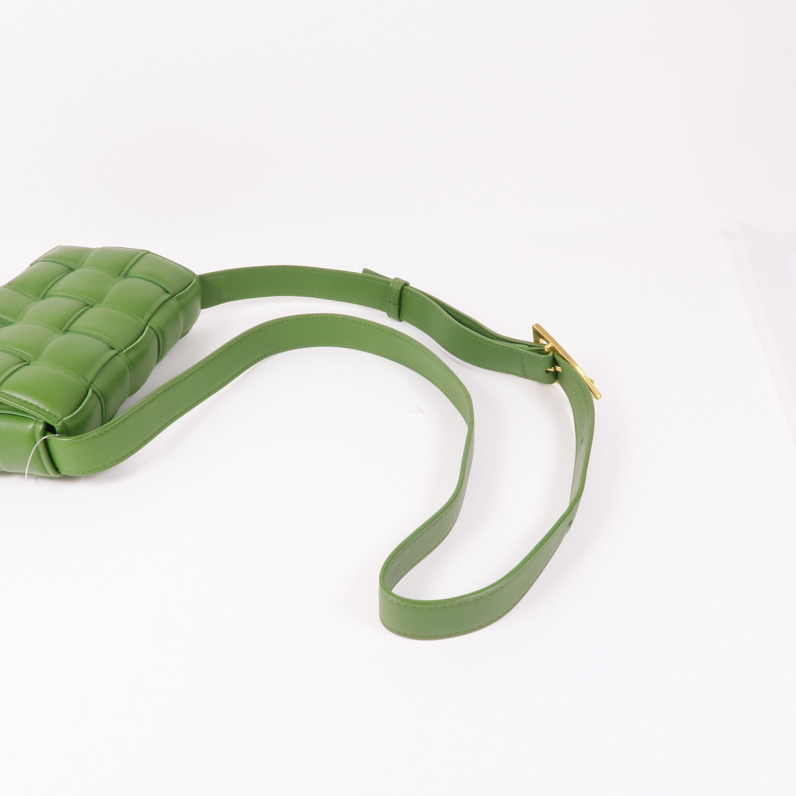 BOTTEGA VENETA 【激減優惠】羊皮皮革Padded Cassette Teen金扣肩背袋