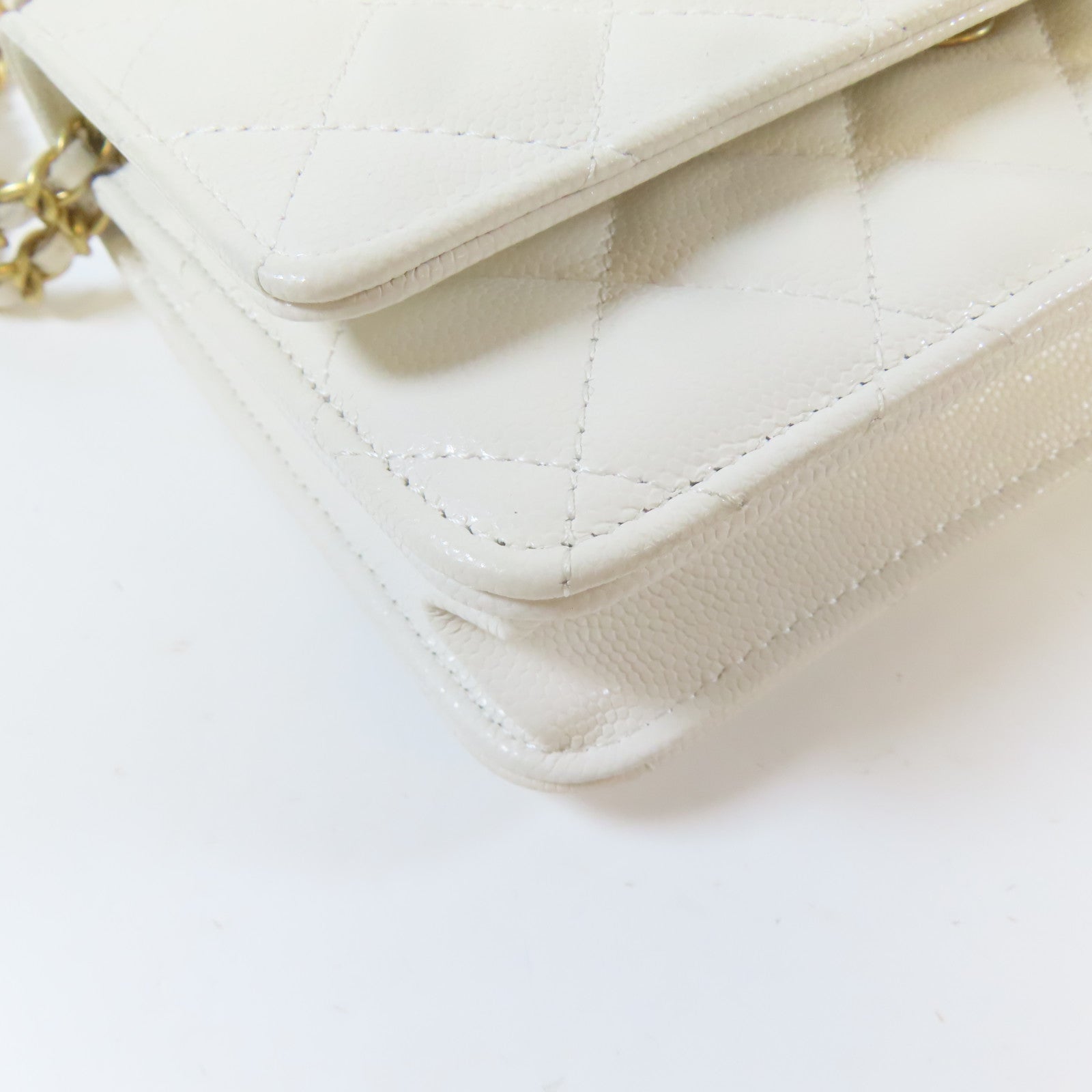 CHANEL 菱格Caviar皮革Gold Coin Chain WOC金扣鏈帶肩背袋白色